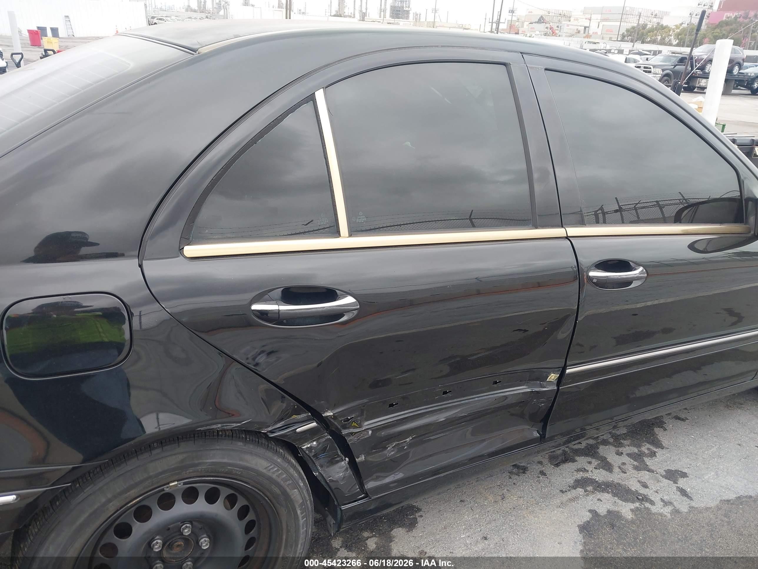 2003 Mercedes-benz C 240   Black vin: WDBRF61J33F340548
