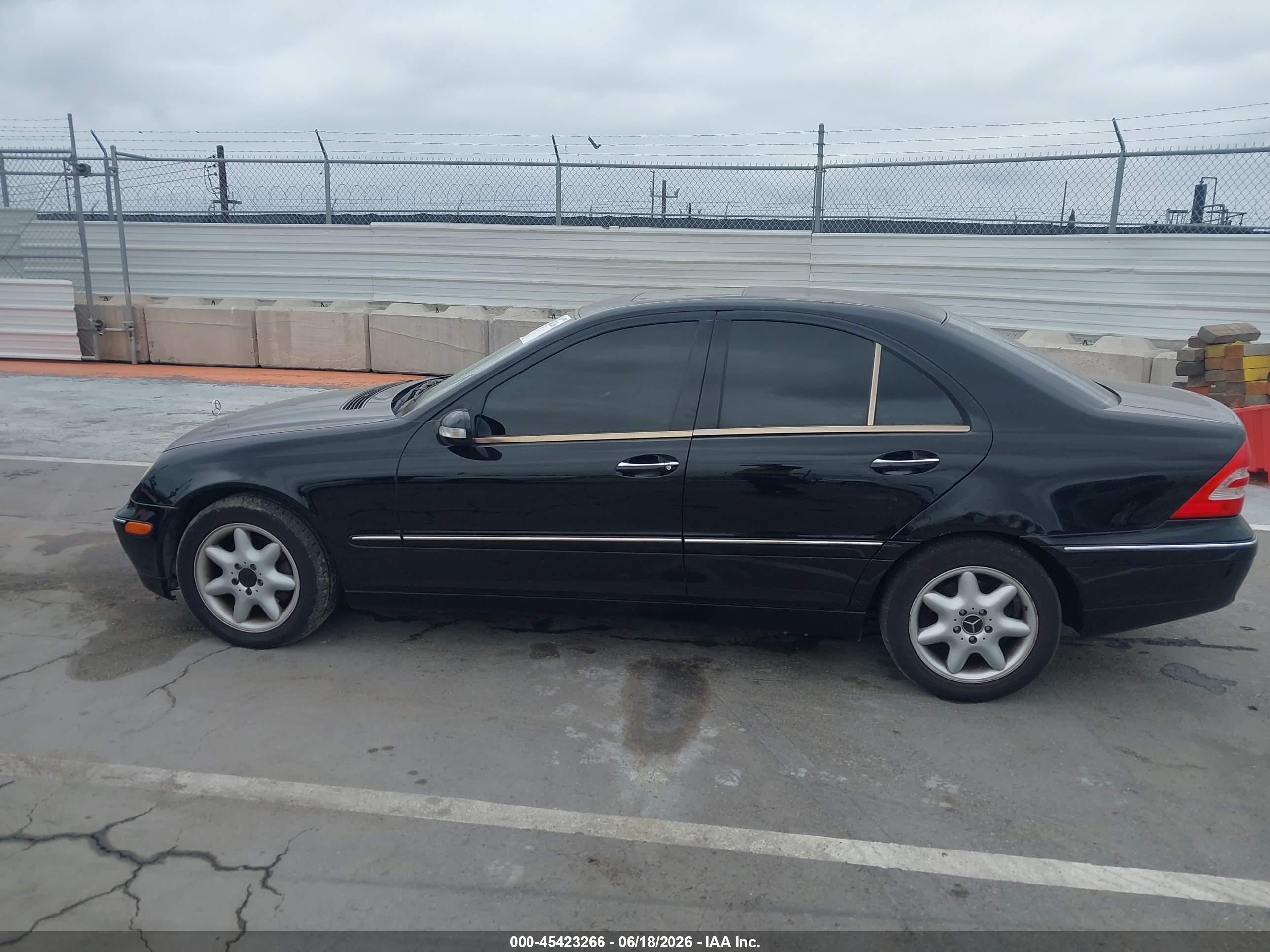 2003 Mercedes-benz C 240   Black vin: WDBRF61J33F340548