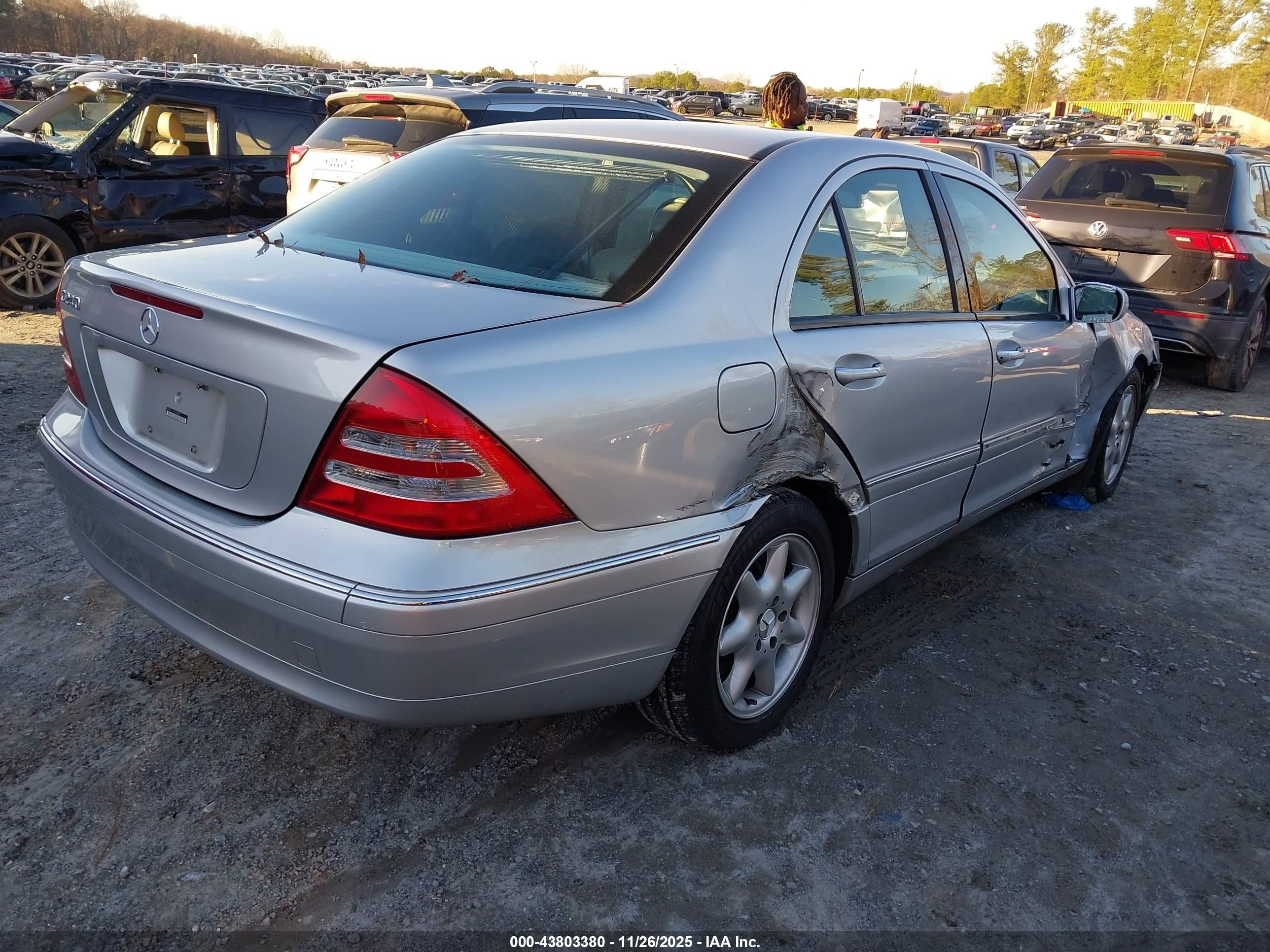 2003 Mercedes-benz C 240   Серебряный vin: WDBRF61J33F343854