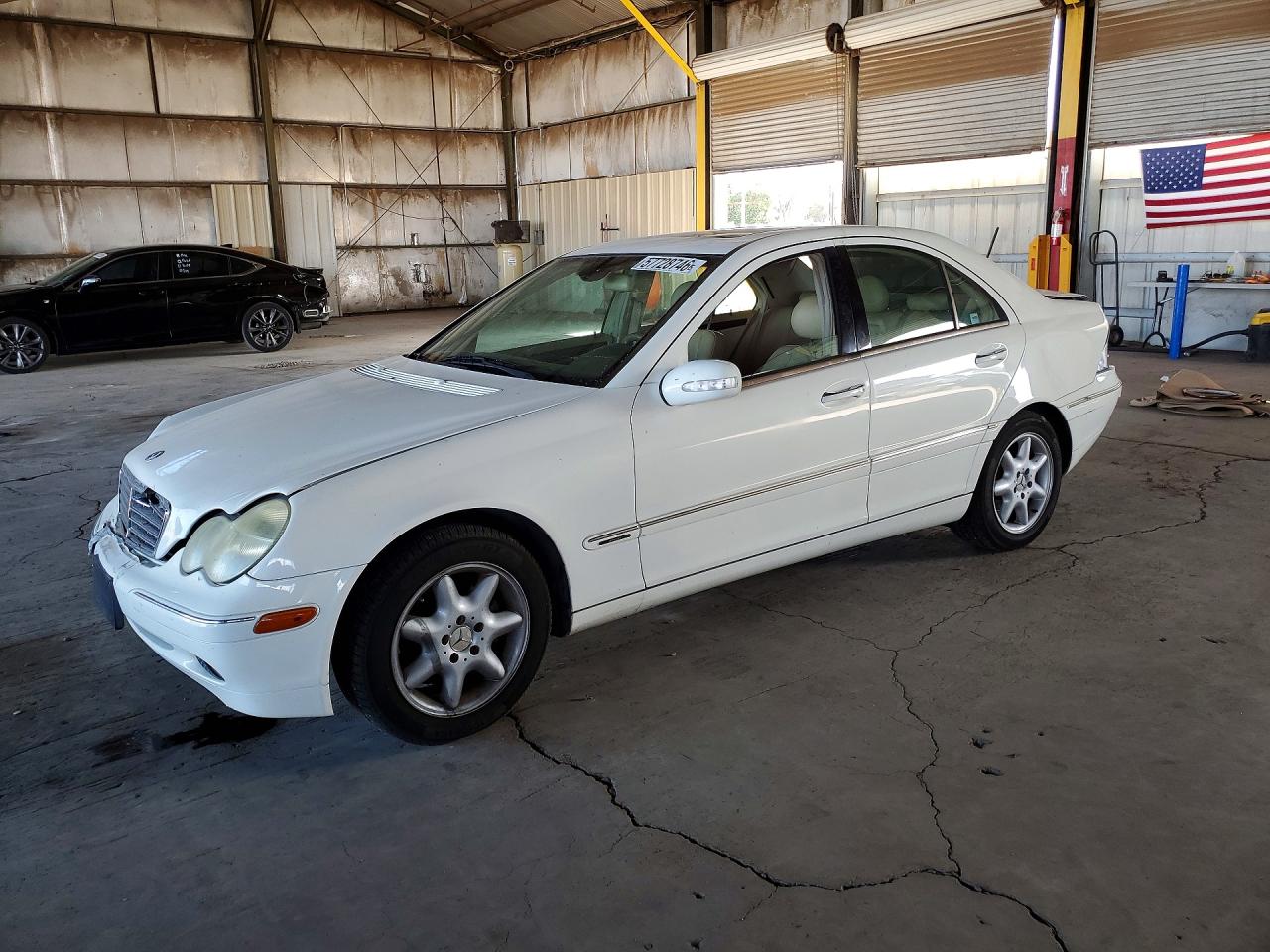 2003 Mercedes-benz C 240 White vin: WDBRF61J33F372044