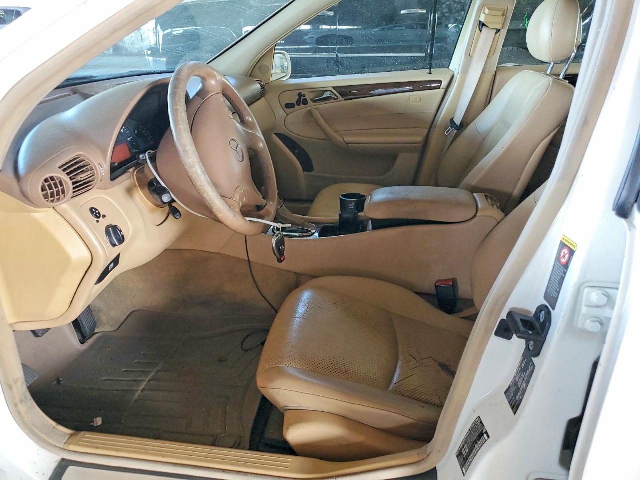 2003 Mercedes-benz C 240 White vin: WDBRF61J33F372044