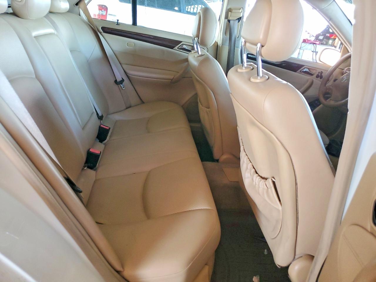 2003 Mercedes-benz C 240 White vin: WDBRF61J33F372044