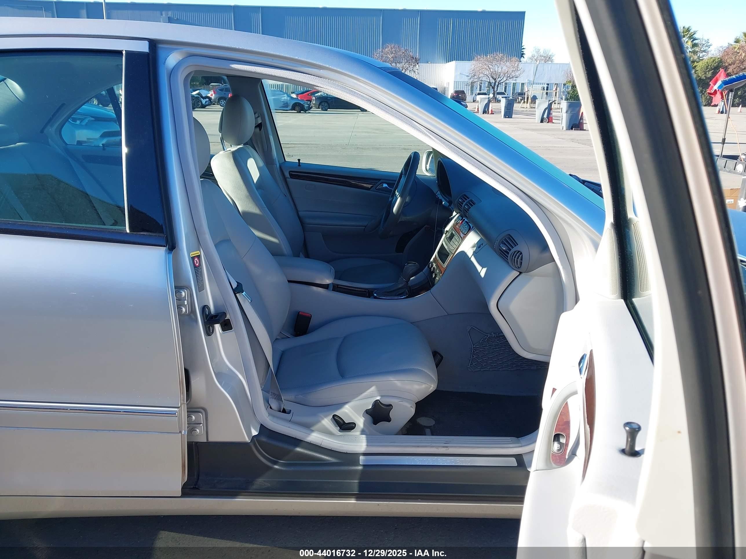 2003 Mercedes-benz C 240   Серый vin: WDBRF61J33F392262