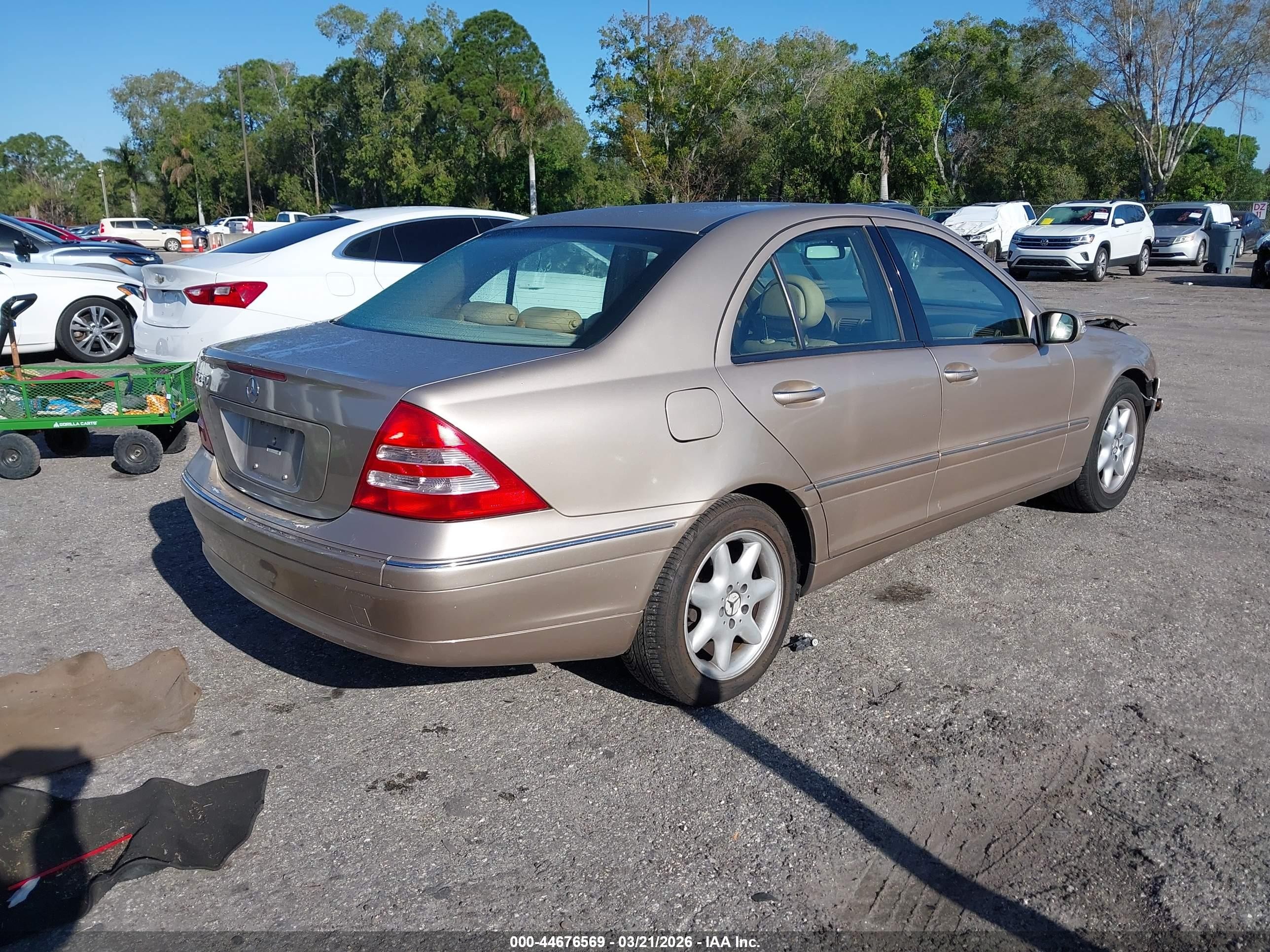 2004 Mercedes-benz C 240   Gold vin: WDBRF61J34A557919