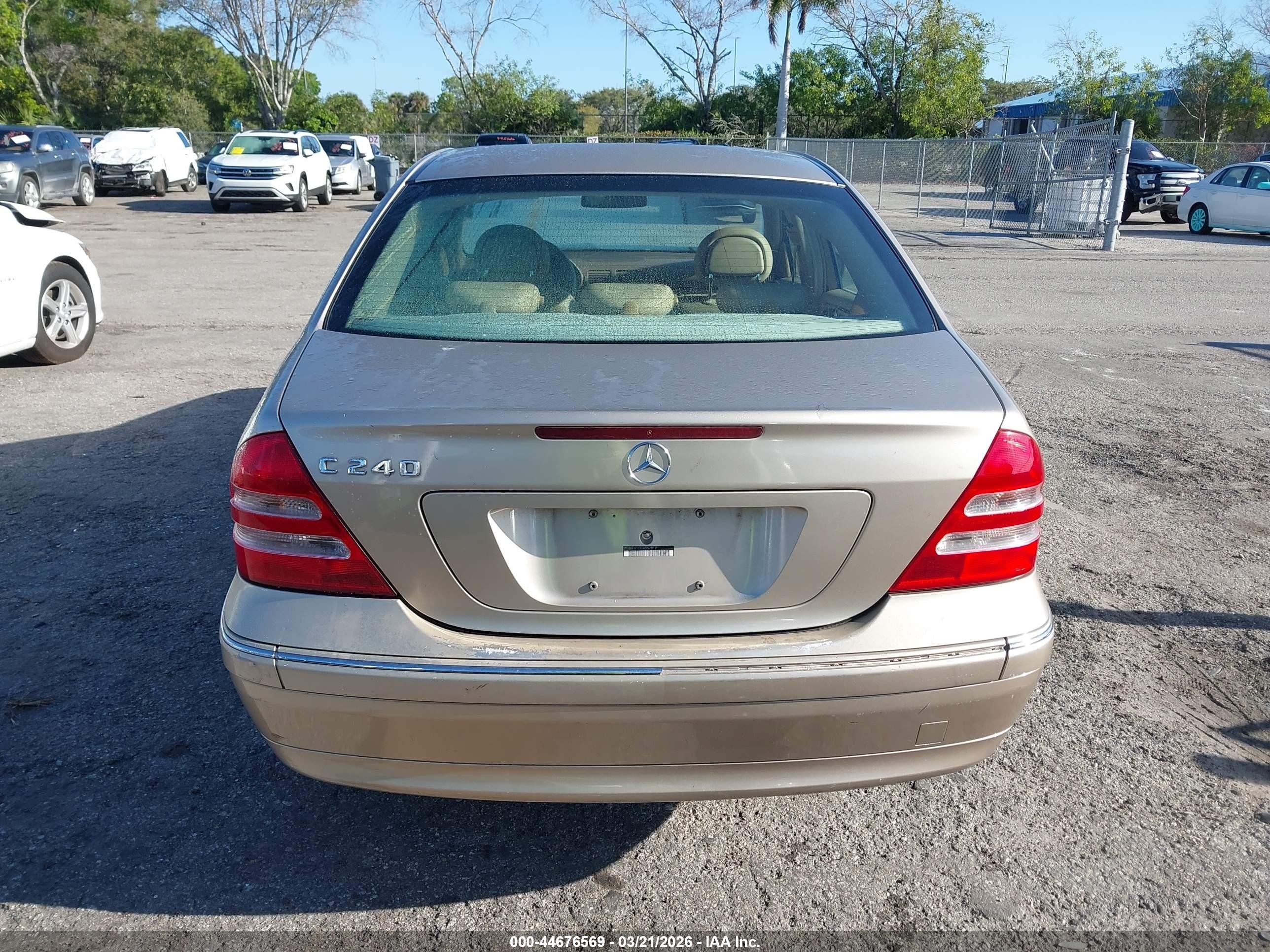 2004 Mercedes-benz C 240   Gold vin: WDBRF61J34A557919