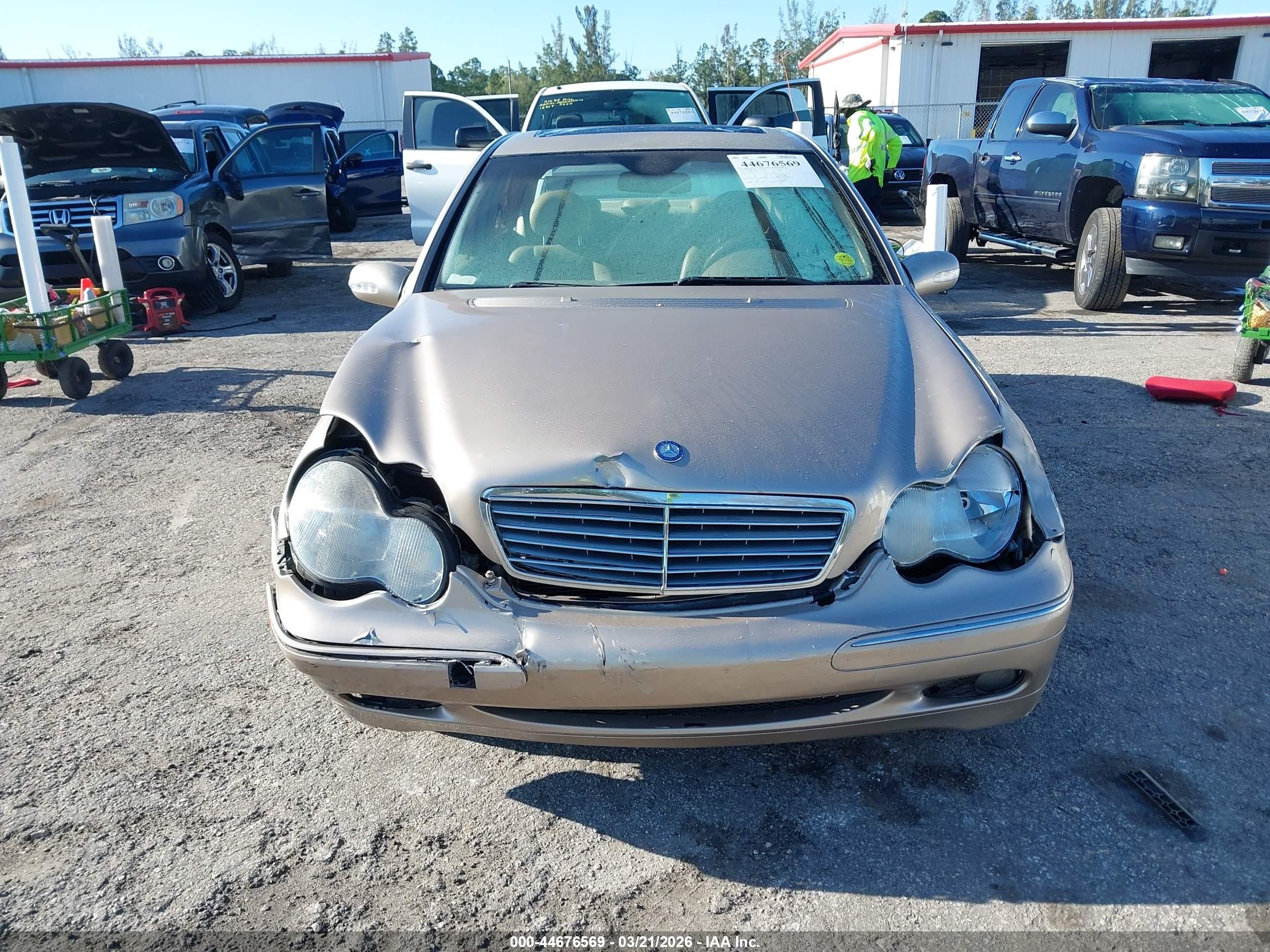 2004 Mercedes-benz C 240   Gold vin: WDBRF61J34A557919