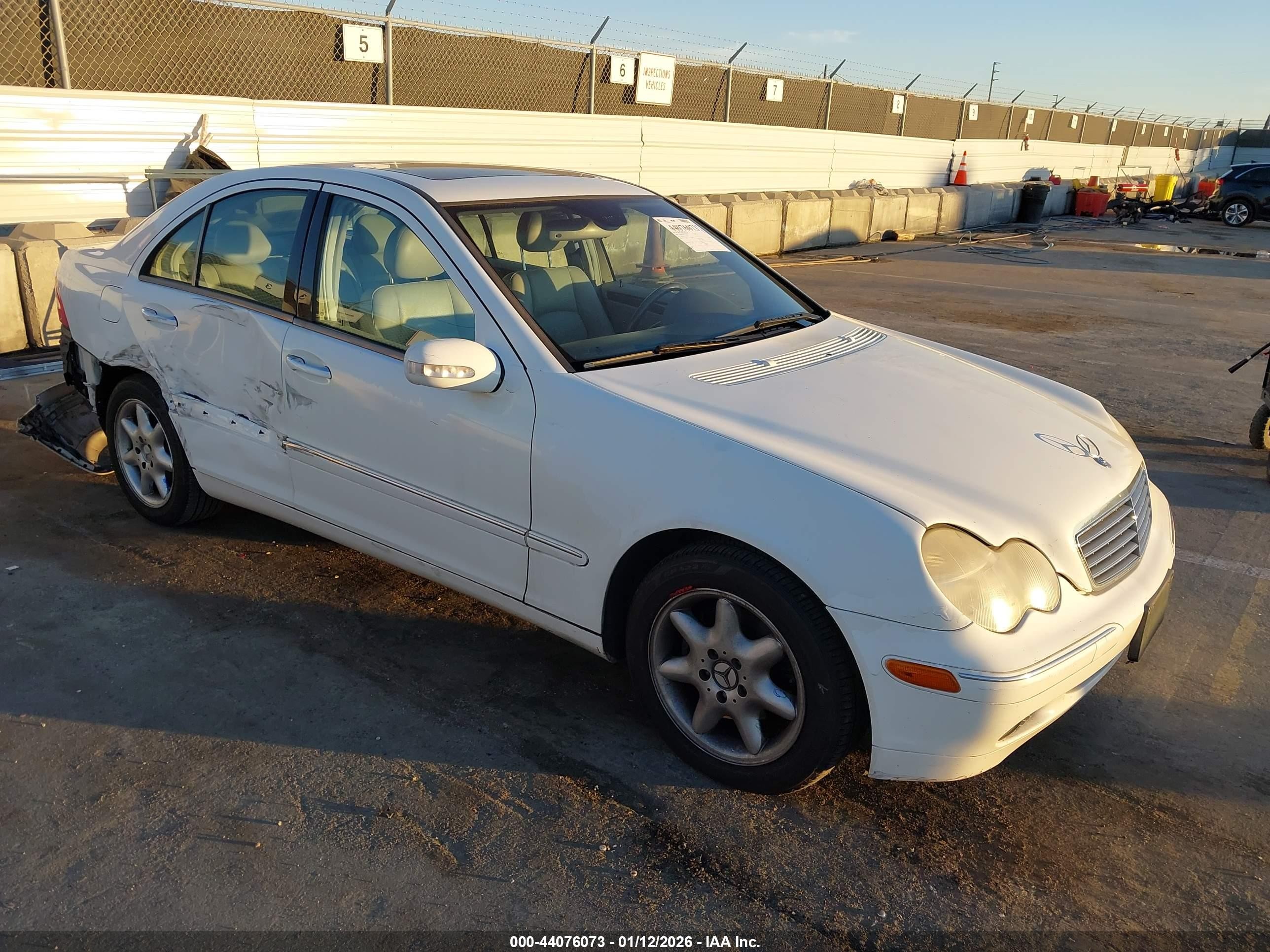 2004 Mercedes-benz C 240   White vin: WDBRF61J34A576616