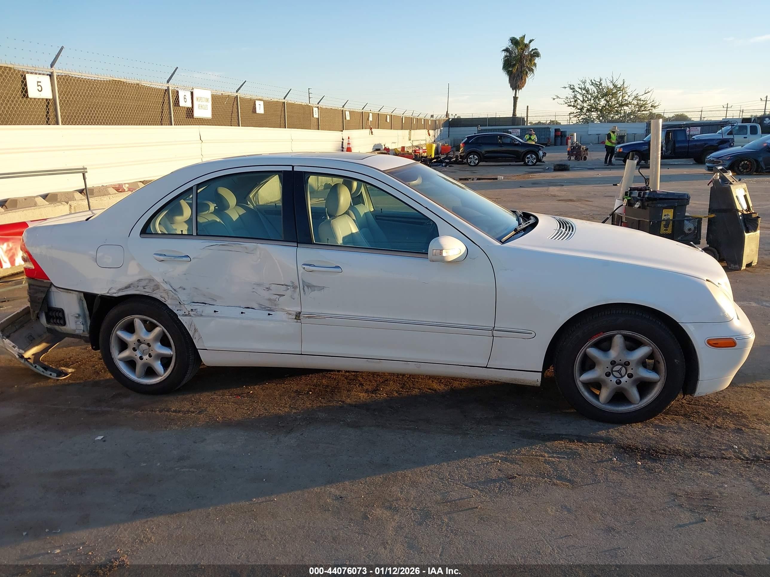 2004 Mercedes-benz C 240   White vin: WDBRF61J34A576616