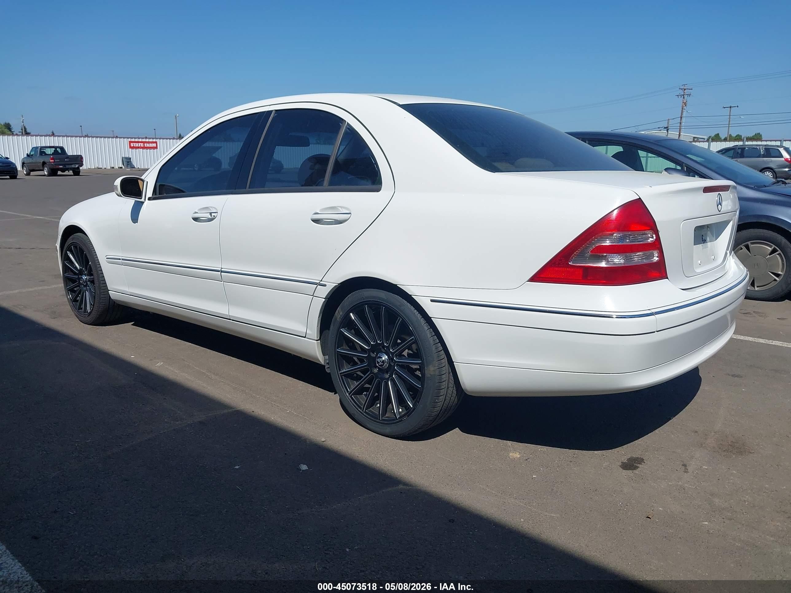 2004 Mercedes-benz C 240 White vin: WDBRF61J34E017236