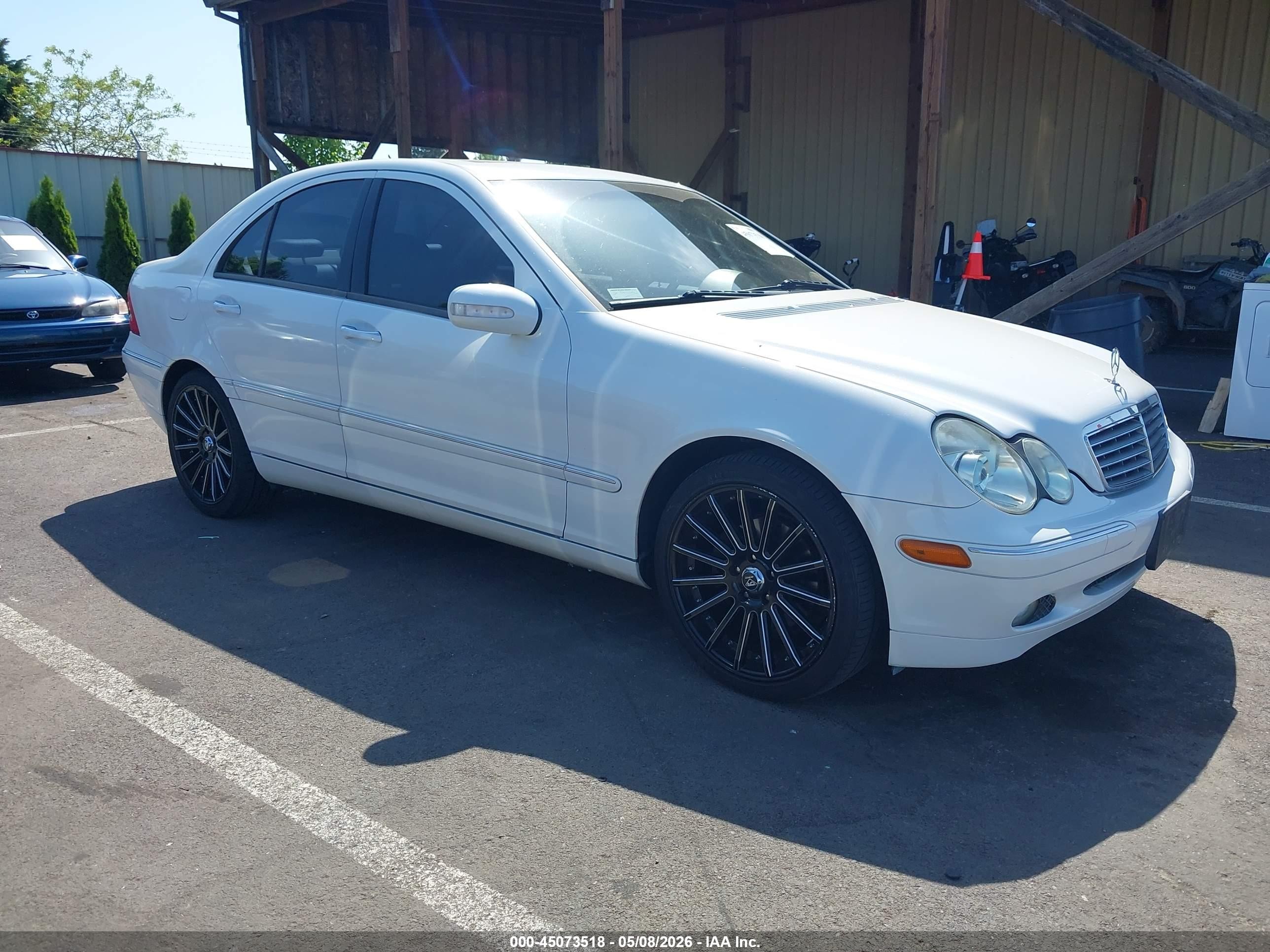 2004 Mercedes-benz C 240 White vin: WDBRF61J34E017236