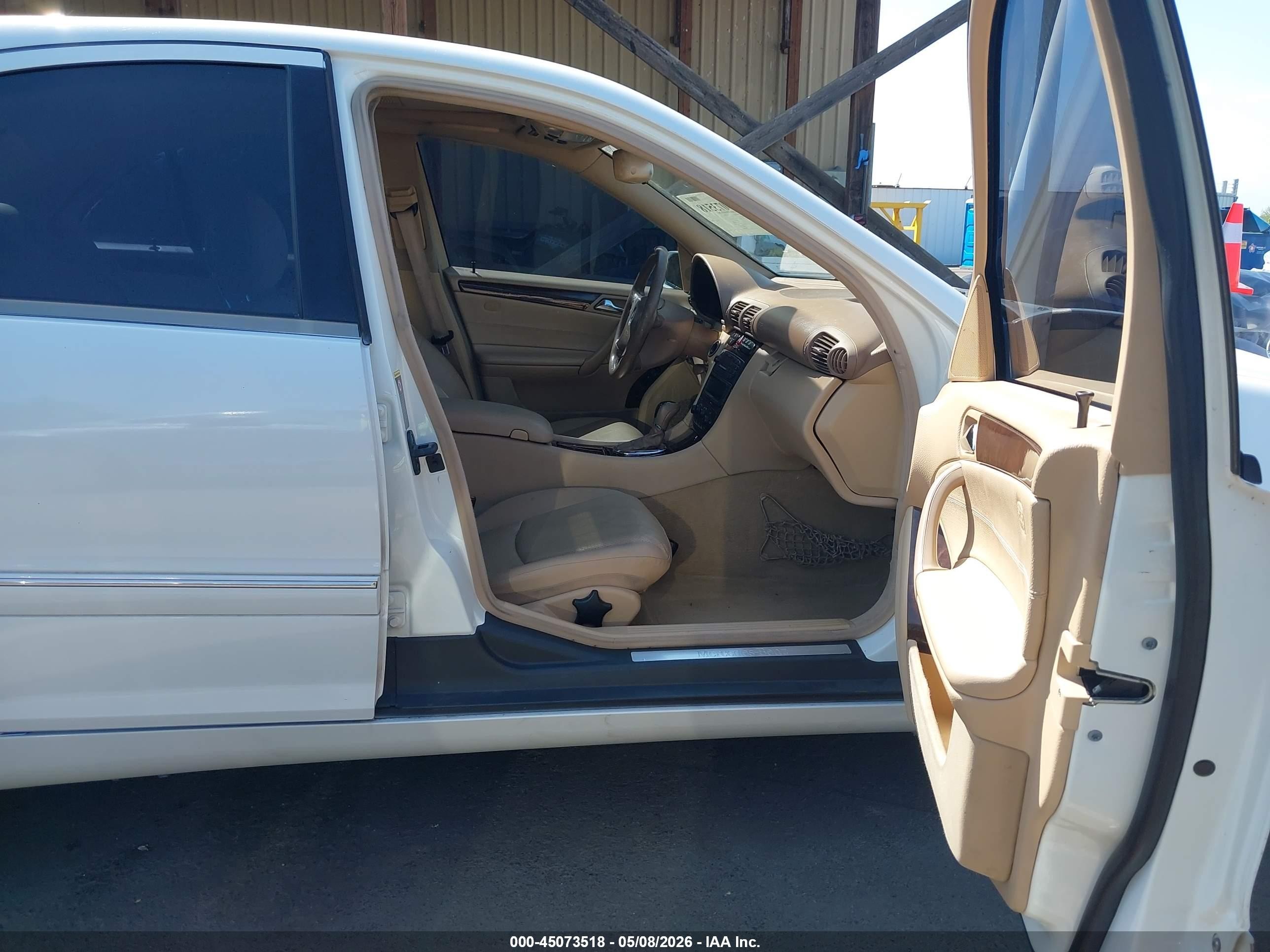 2004 Mercedes-benz C 240 White vin: WDBRF61J34E017236