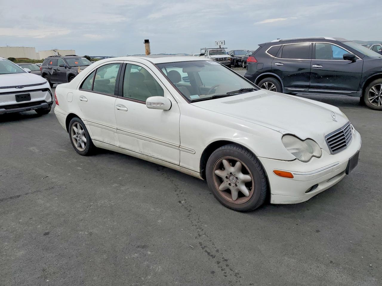 2004 Mercedes-benz C 240 White vin: WDBRF61J34E017981