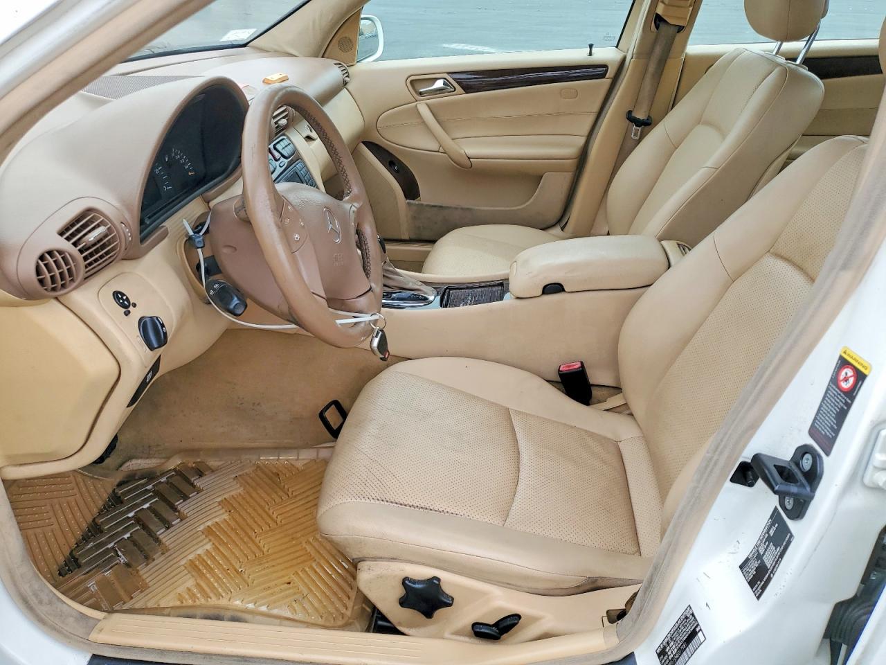 2004 Mercedes-benz C 240 White vin: WDBRF61J34E017981