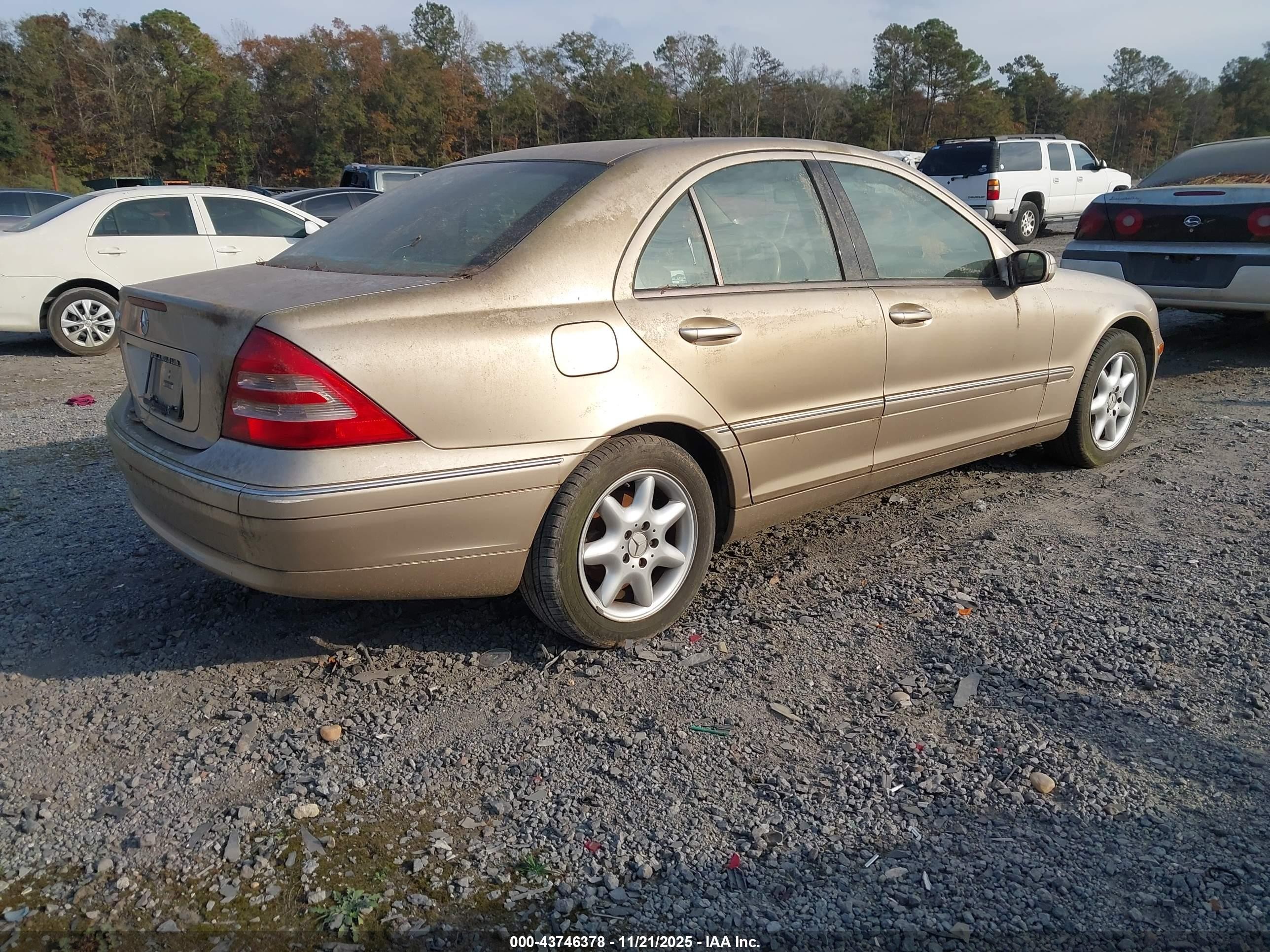 2004 Mercedes-benz C 240   Gold vin: WDBRF61J34E019309