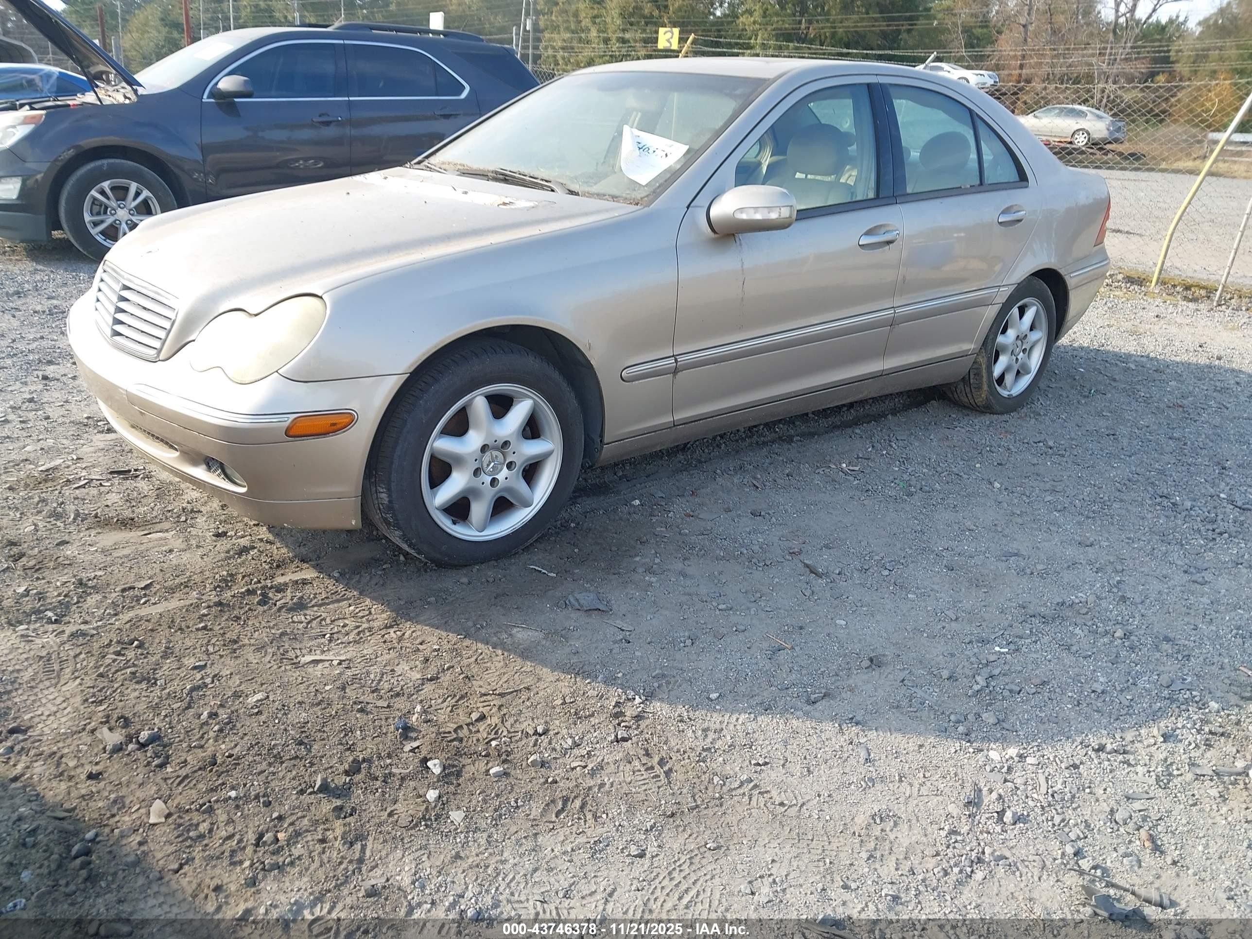 2004 Mercedes-benz C 240   Gold vin: WDBRF61J34E019309