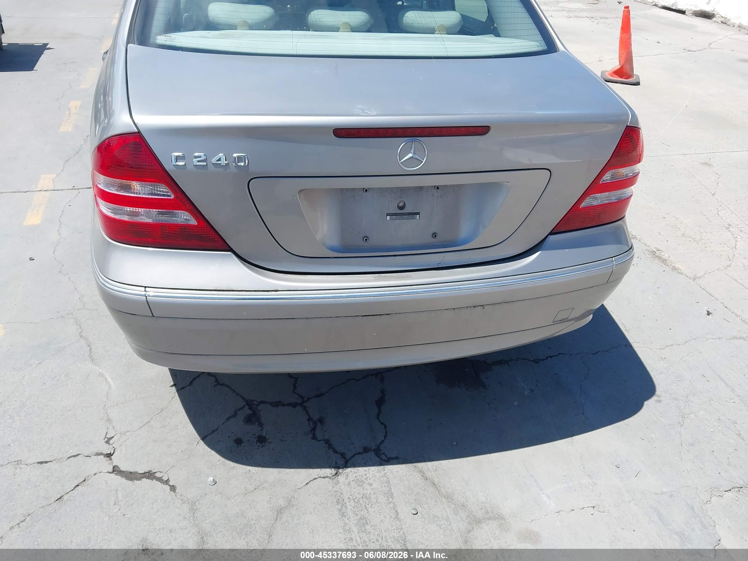 2005 Mercedes-benz C 240 Luxury Серебряный vin: WDBRF61J35A655043