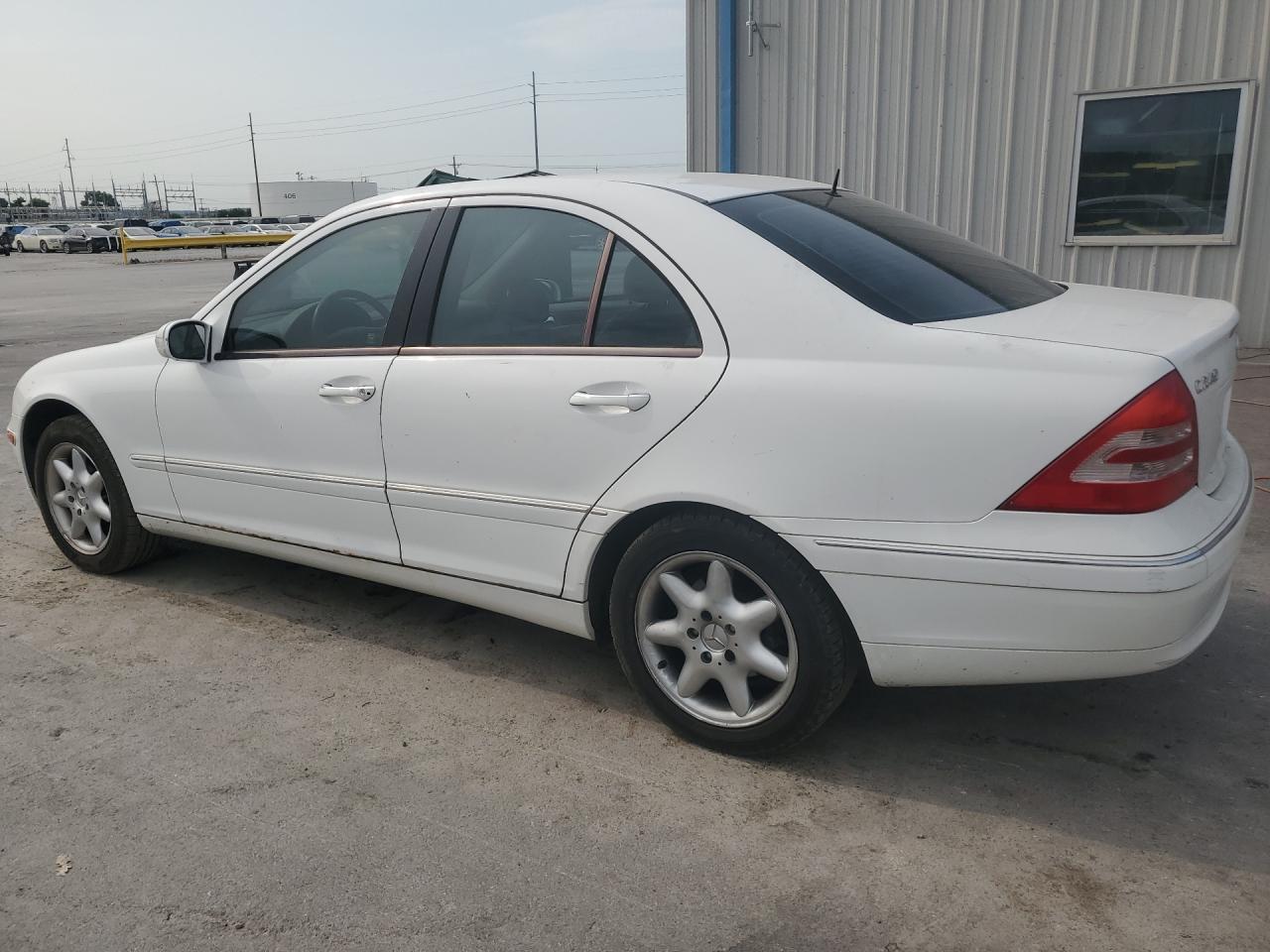 2001 Mercedes-benz C 240 White vin: WDBRF61J41F093330