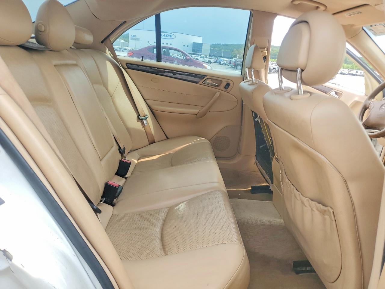 2001 Mercedes-benz C 240 White vin: WDBRF61J41F093330