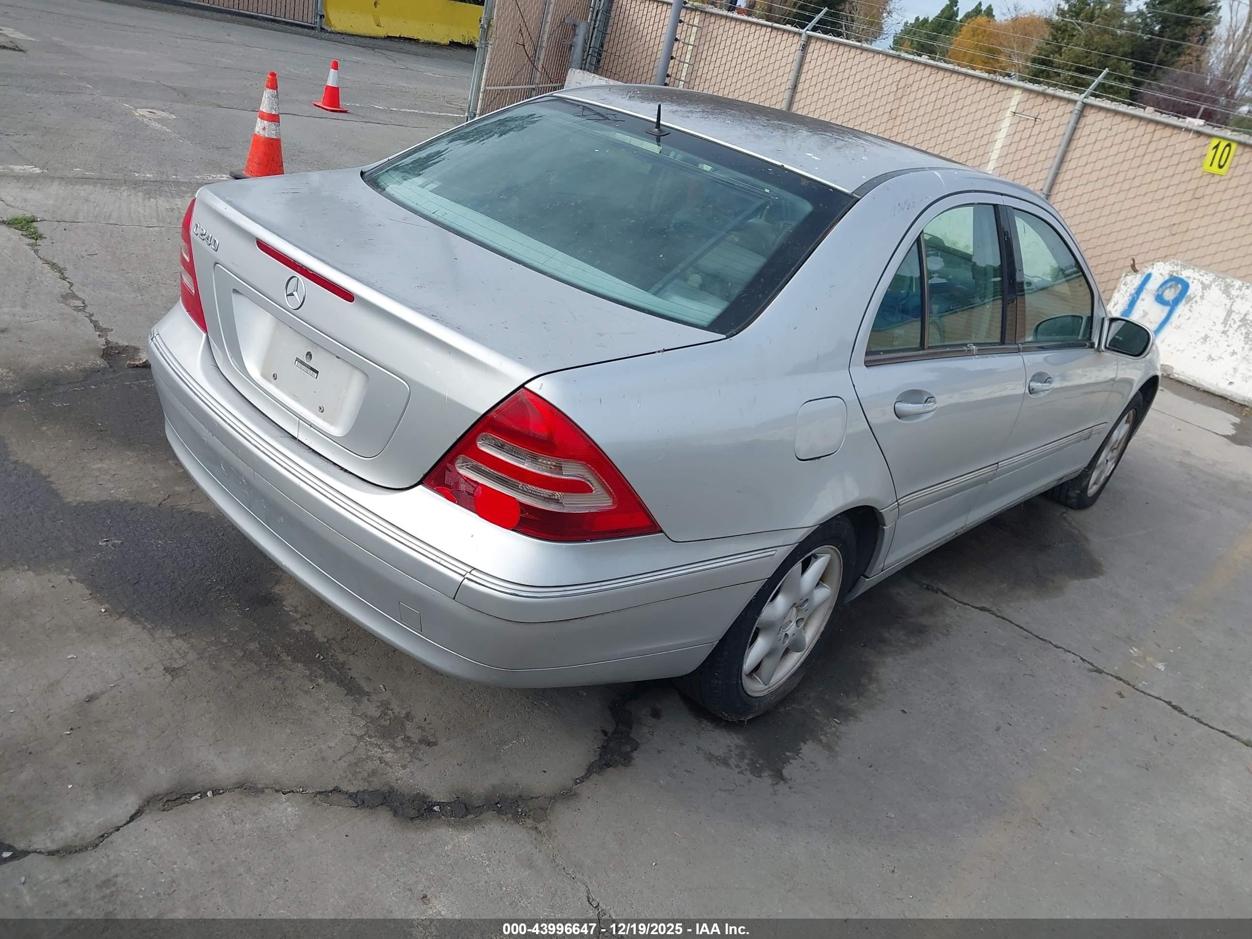 2001 Mercedes-benz C 240   Silver vin: WDBRF61J41F096762