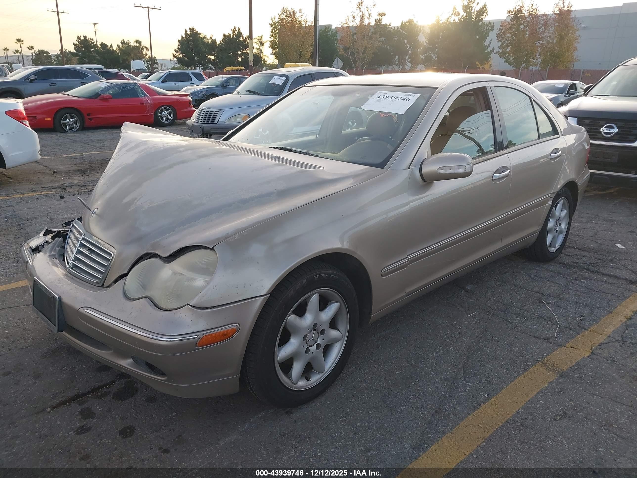2002 Mercedes-benz C 240   Бежевый vin: WDBRF61J42E003438