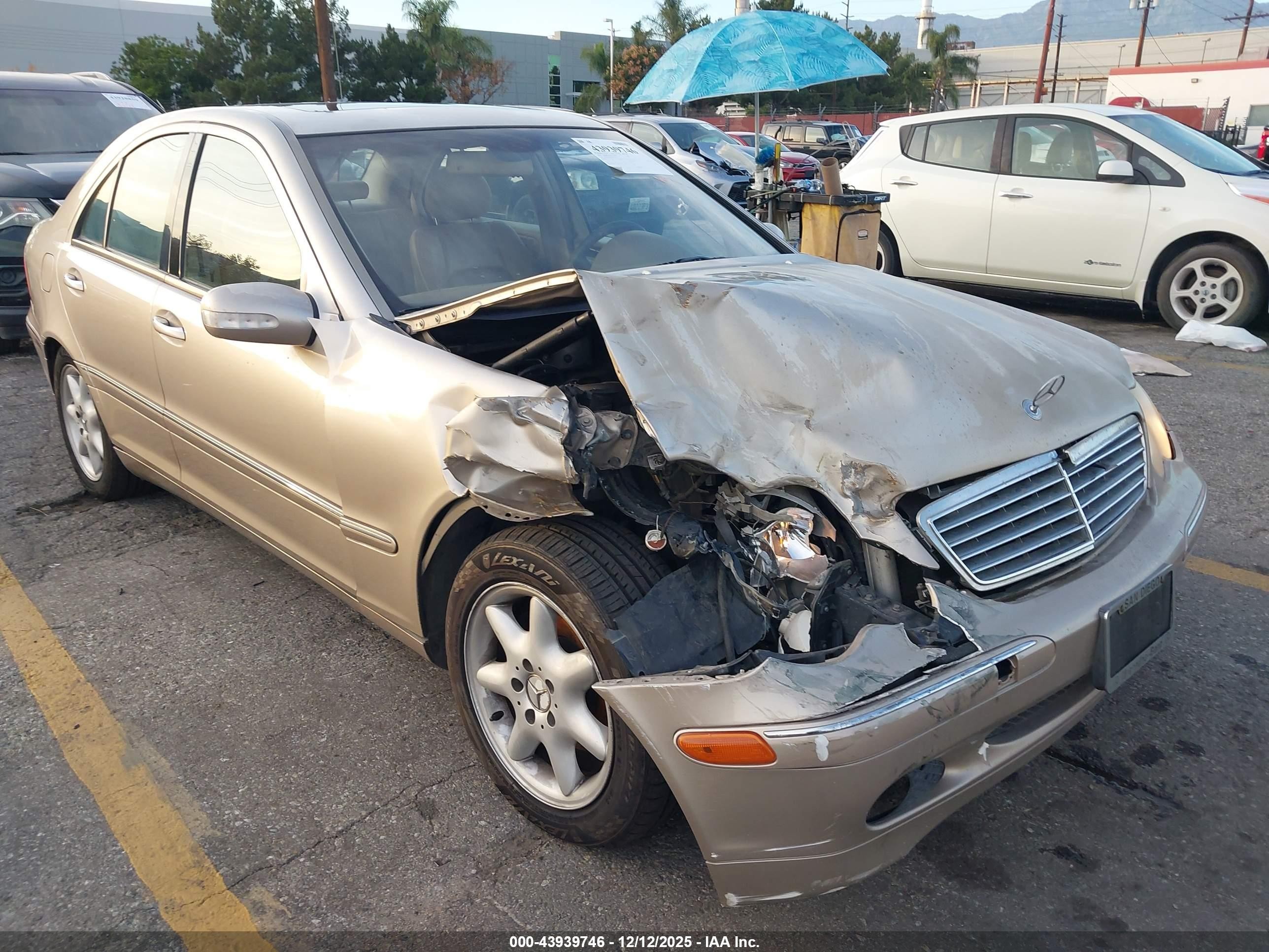 2002 Mercedes-benz C 240   Бежевый vin: WDBRF61J42E003438