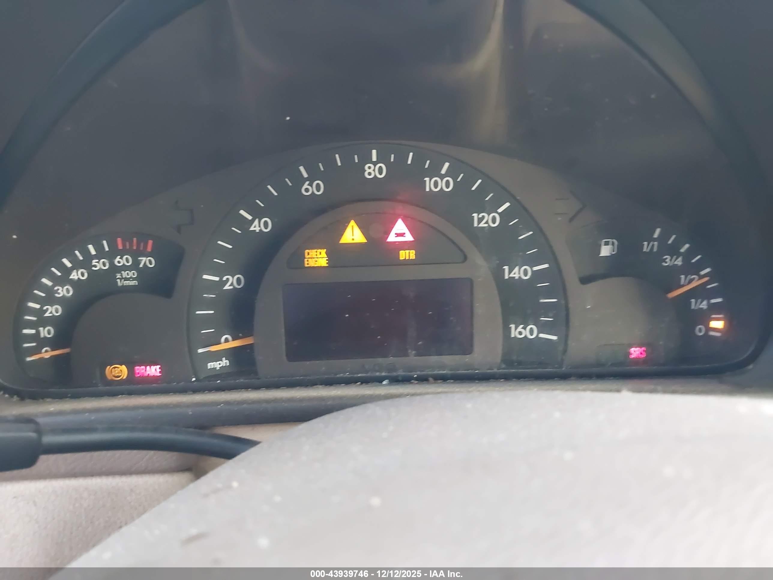 2002 Mercedes-benz C 240   Бежевый vin: WDBRF61J42E003438