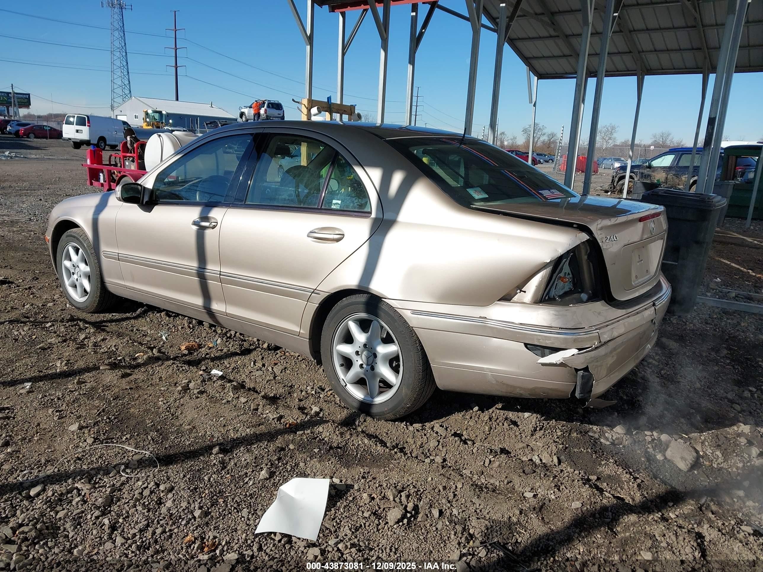 2002 Mercedes-benz C 240   Gold vin: WDBRF61J42E005710