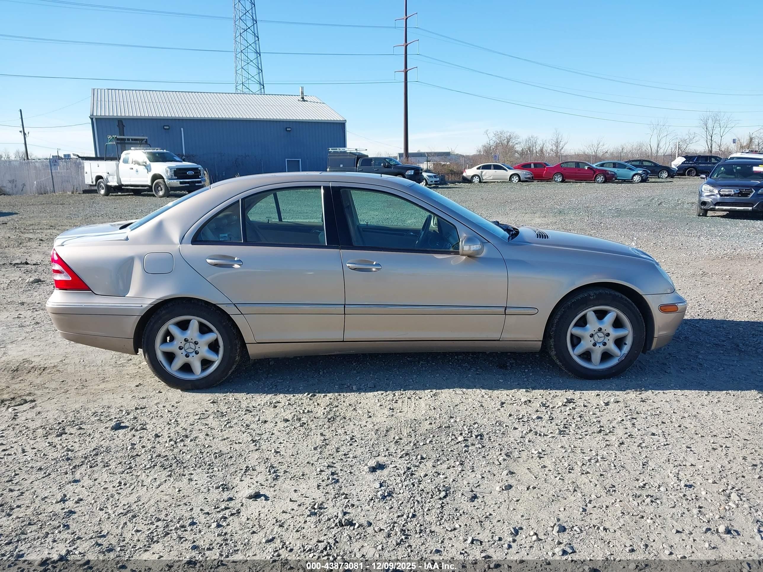 2002 Mercedes-benz C 240   Gold vin: WDBRF61J42E005710