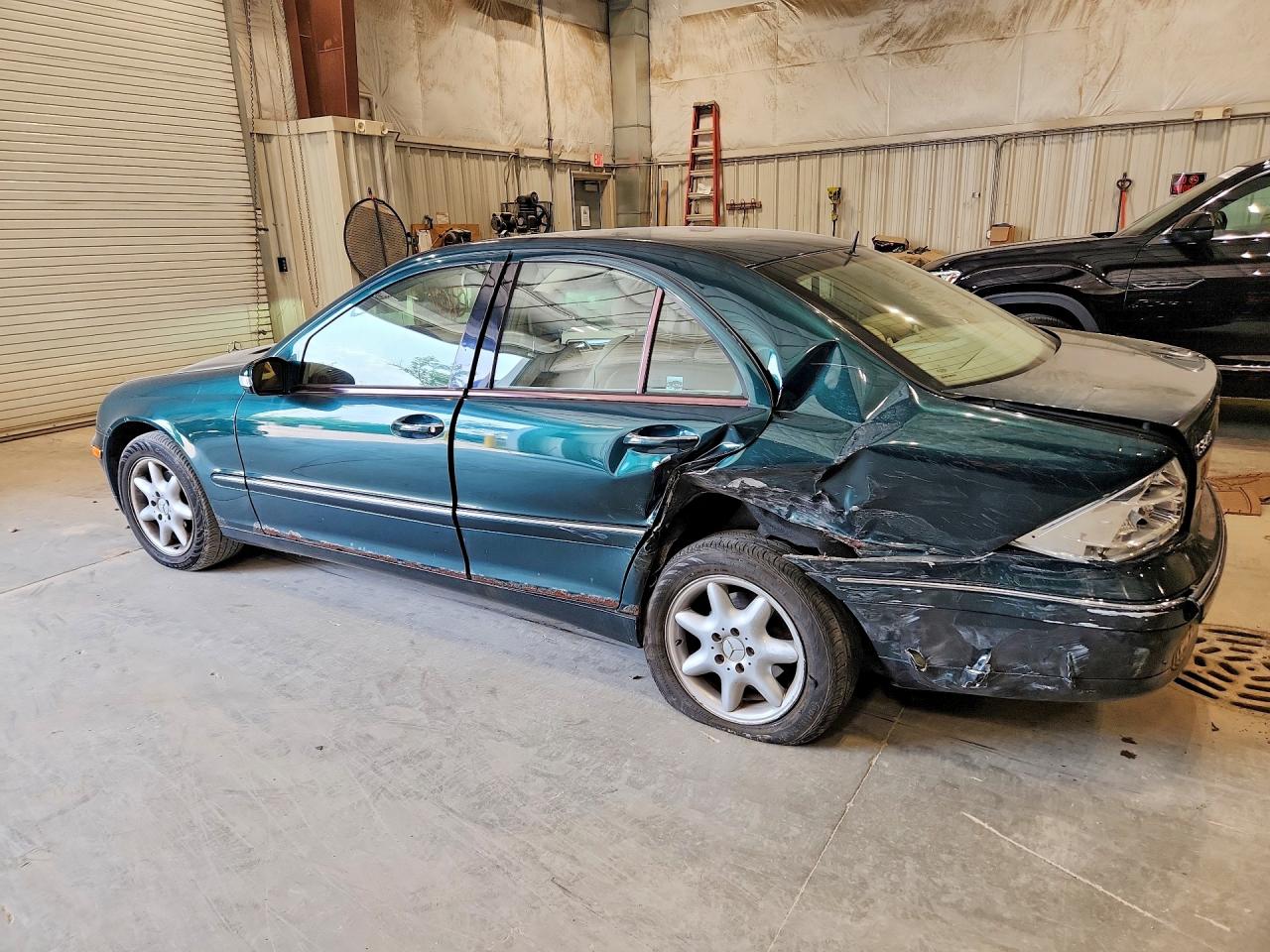 2002 Mercedes-benz C 240 Green vin: WDBRF61J42E009059