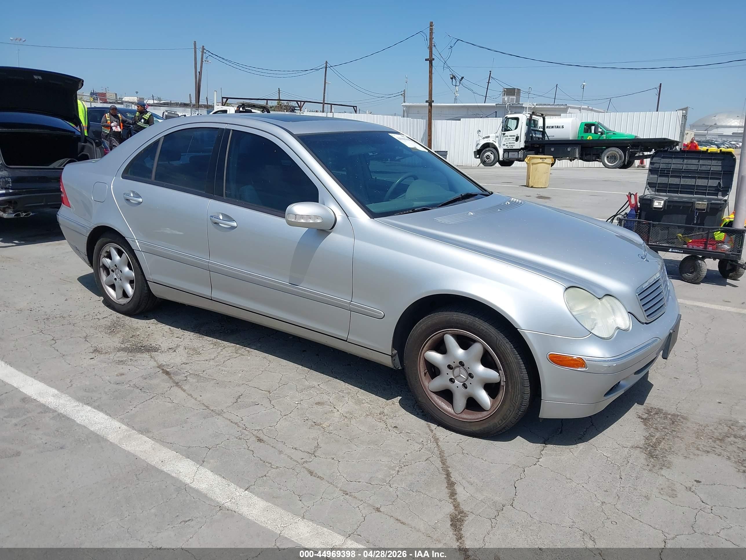 2002 Mercedes-benz C 240   Серебряный vin: WDBRF61J42F166844