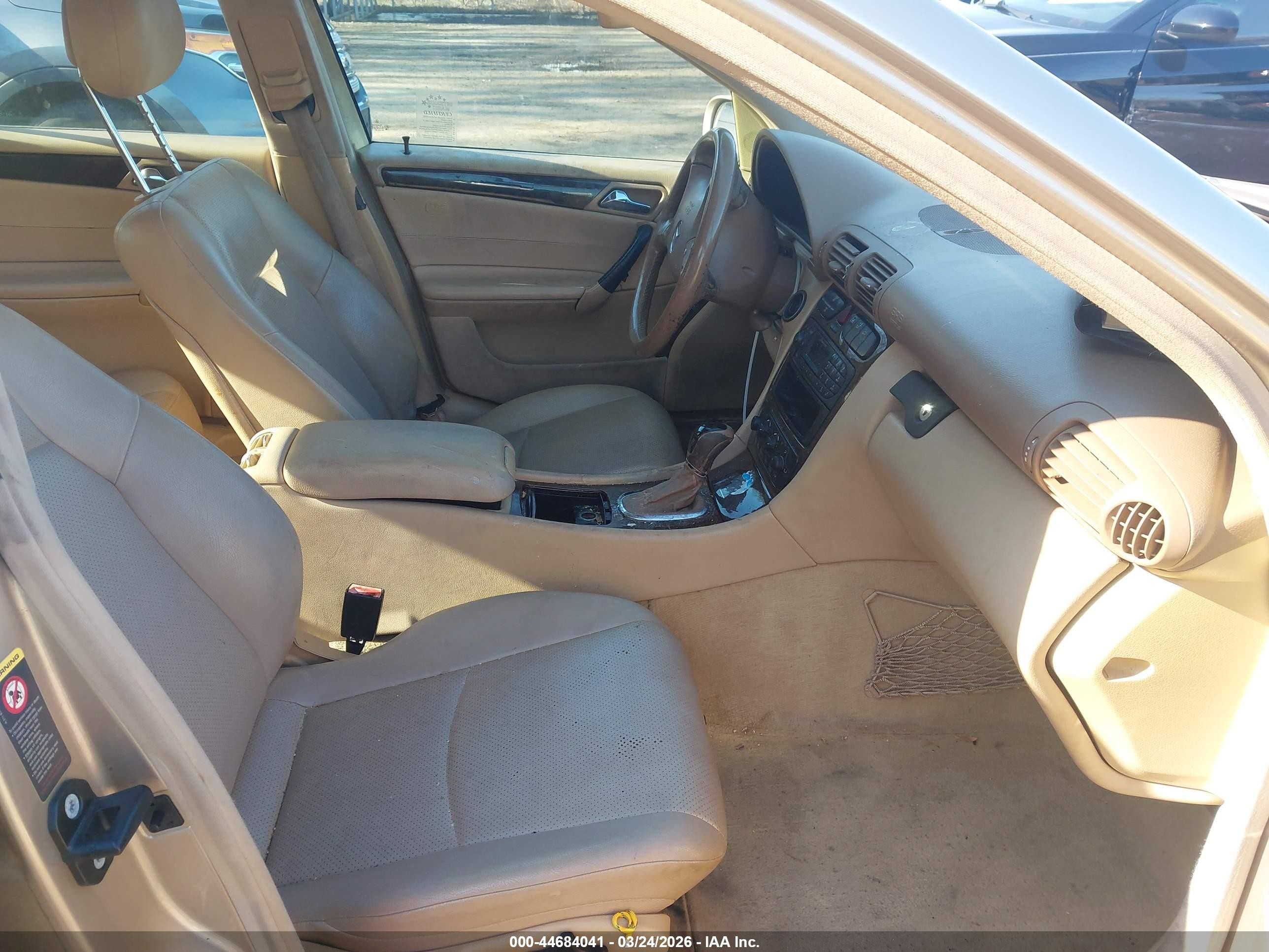 2002 Mercedes-benz C 240   Tan vin: WDBRF61J42F200667