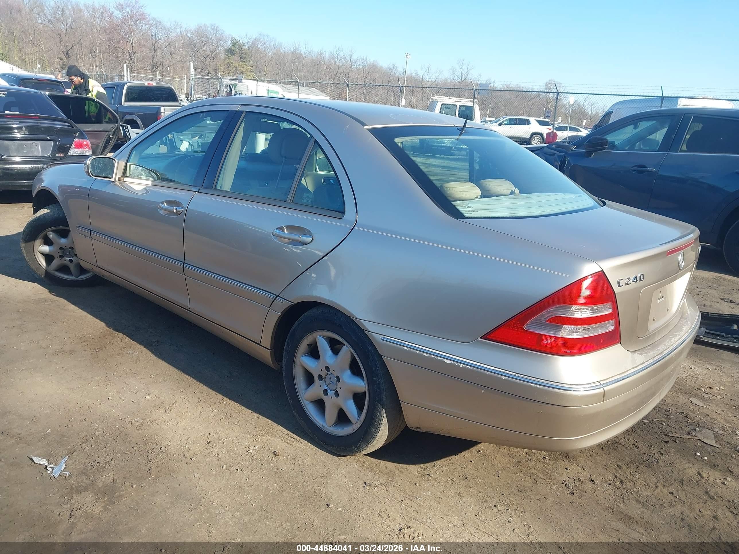 2002 Mercedes-benz C 240   Tan vin: WDBRF61J42F200667