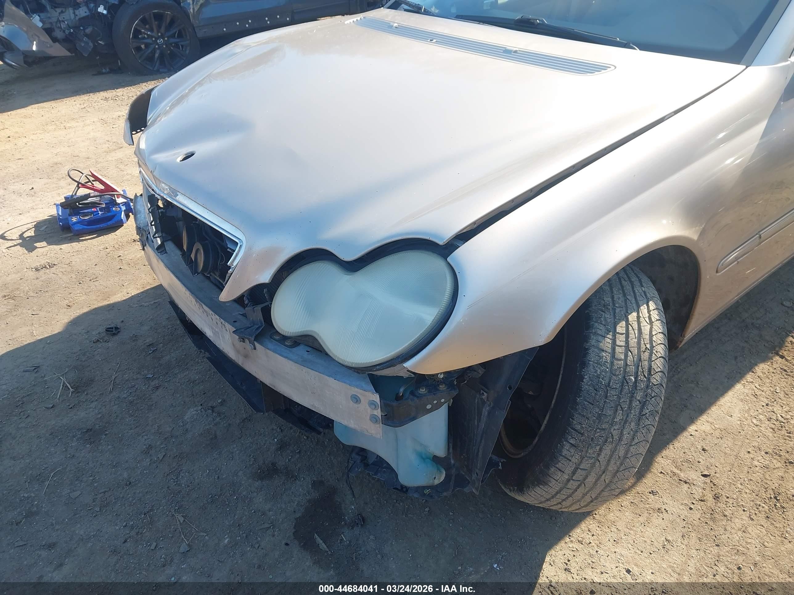 2002 Mercedes-benz C 240   Tan vin: WDBRF61J42F200667