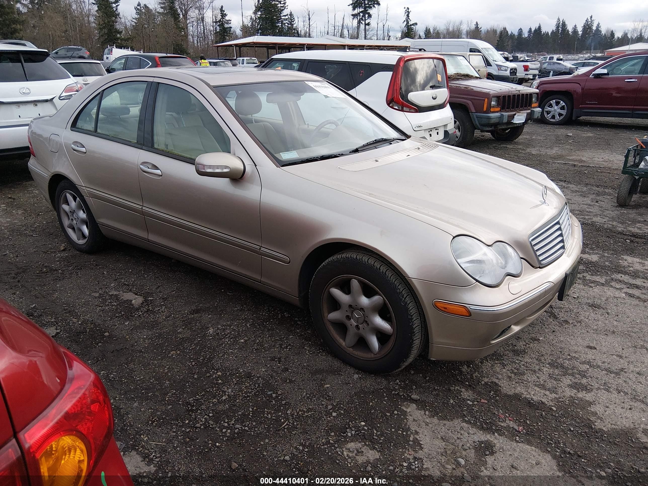 2002 Mercedes-benz C 240   Gold vin: WDBRF61J42F284182