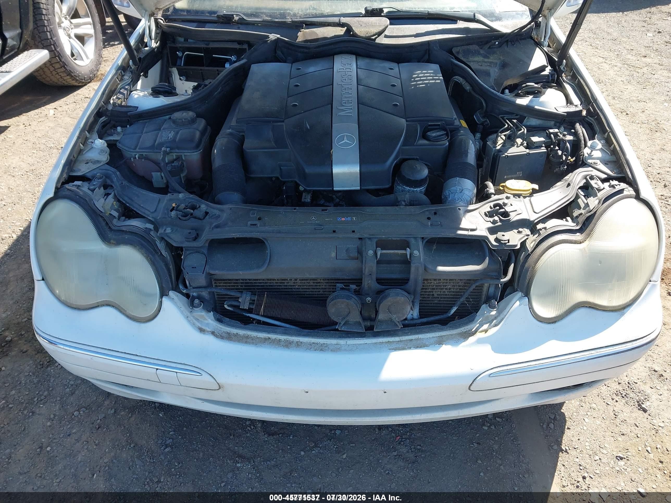 2003 Mercedes-benz C 240   White vin: WDBRF61J43E013100