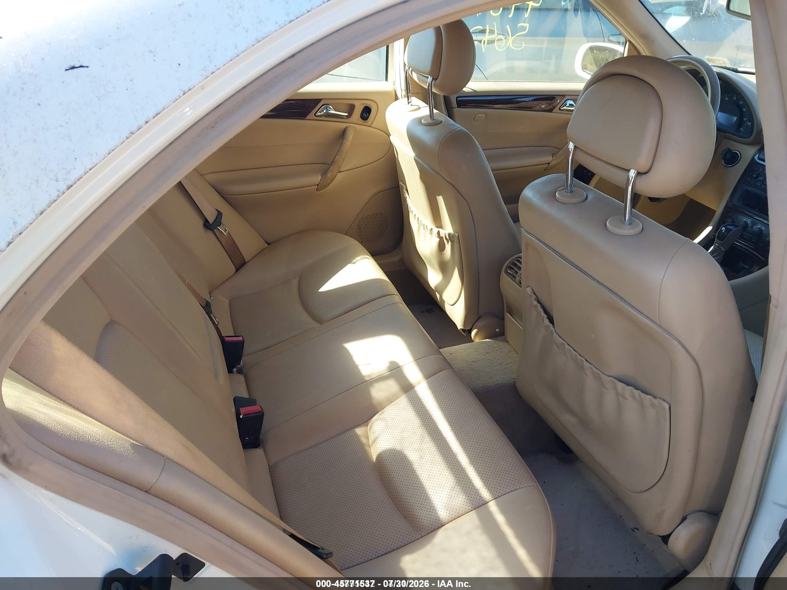 2003 Mercedes-benz C 240   White vin: WDBRF61J43E013100