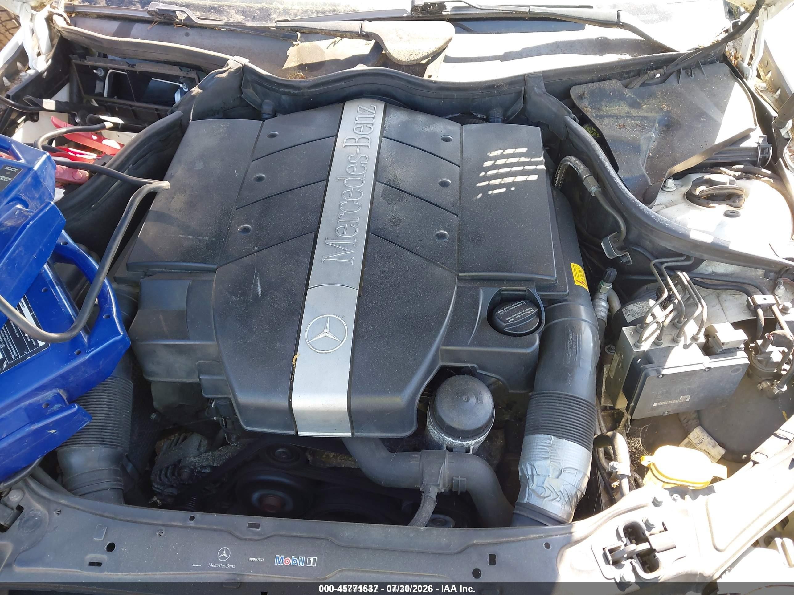 2003 Mercedes-benz C 240   White vin: WDBRF61J43E013100