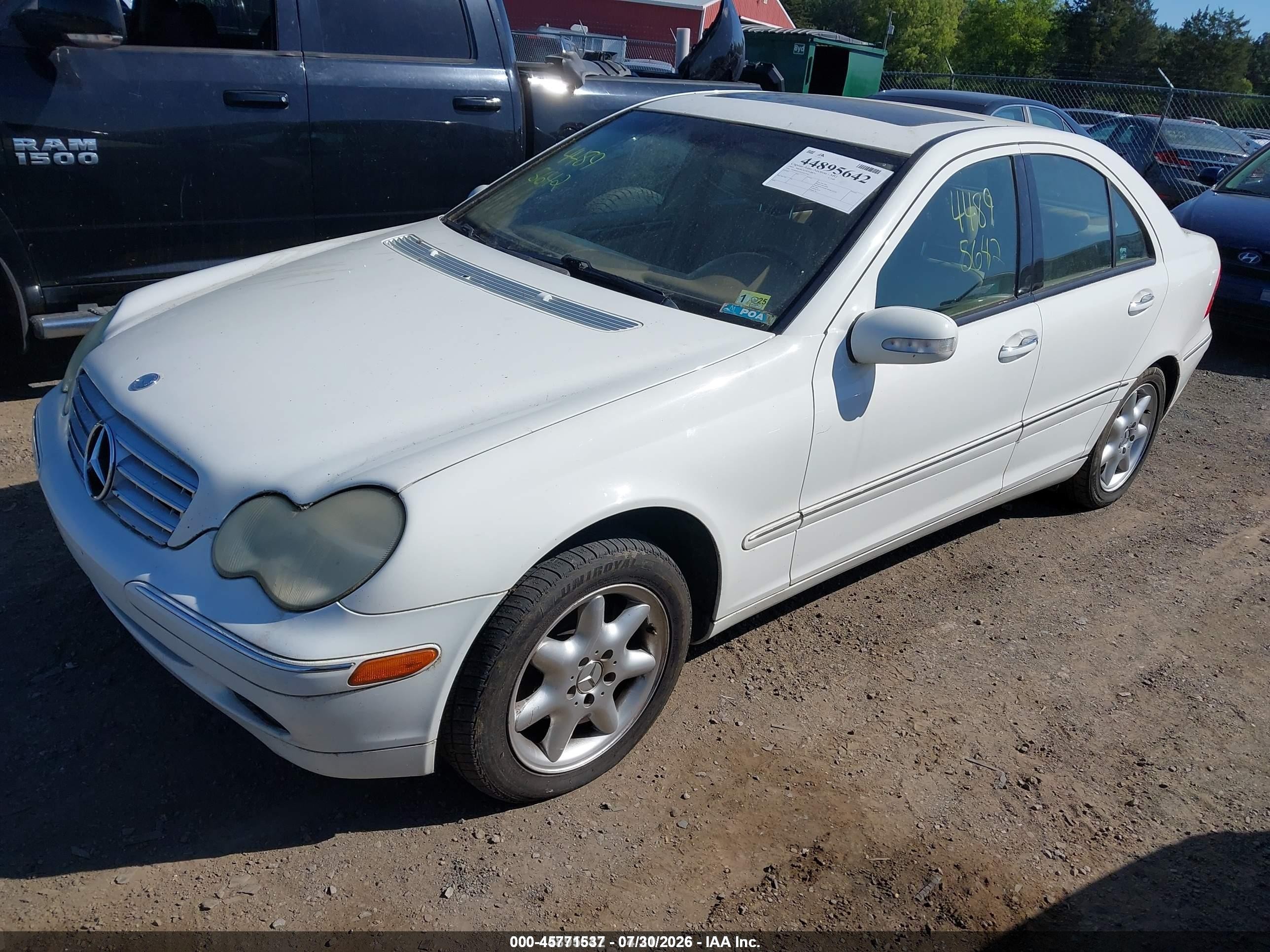 2003 Mercedes-benz C 240   White vin: WDBRF61J43E013100