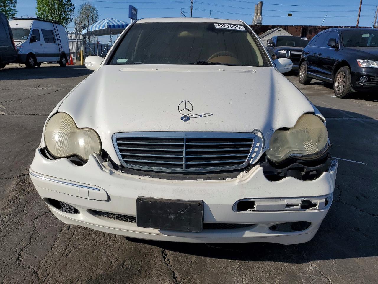 2003 Mercedes-benz C 240 White vin: WDBRF61J43E014506