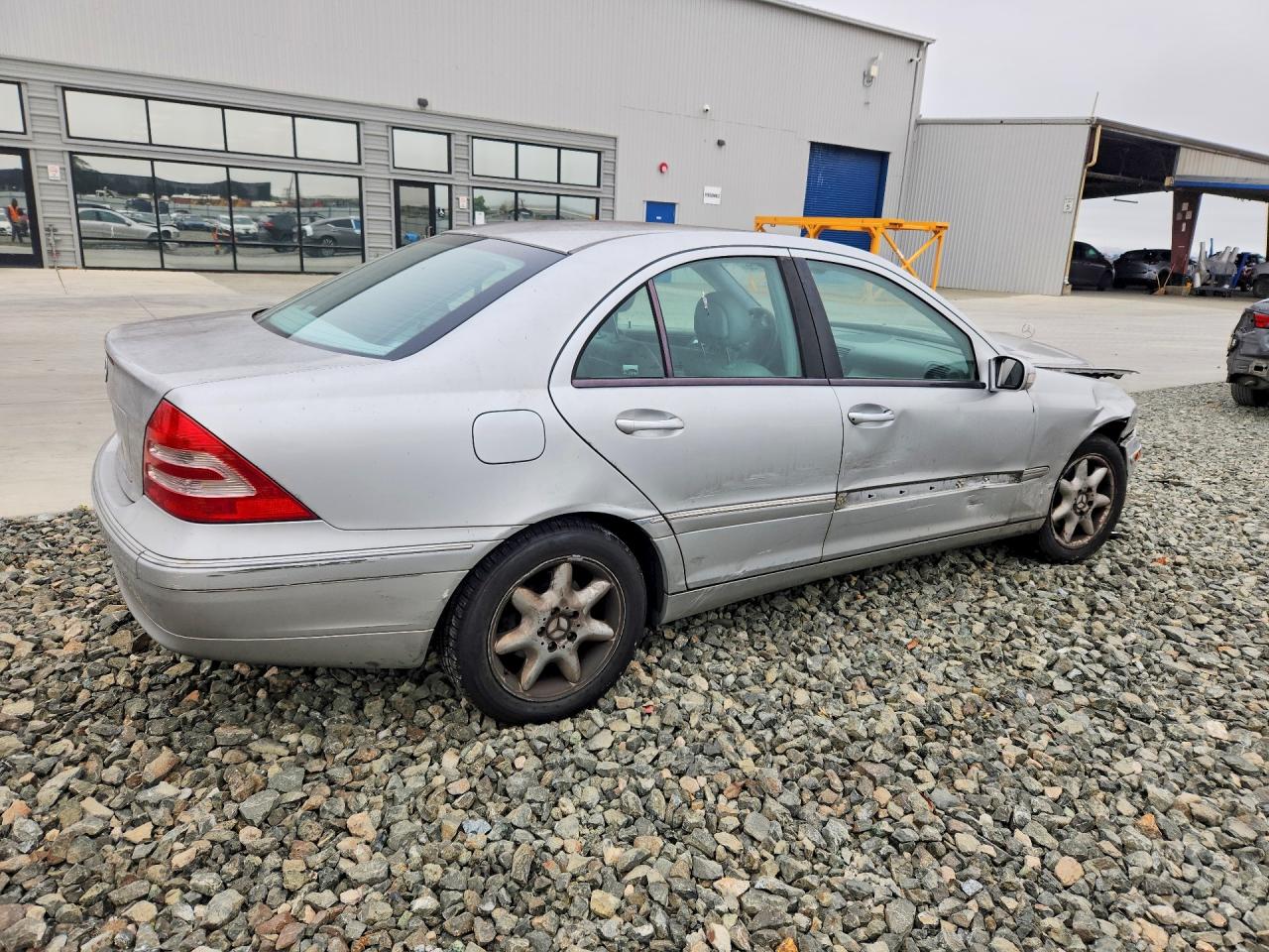 2004 Mercedes-benz C 240 Серебряный vin: WDBRF61J44A576463