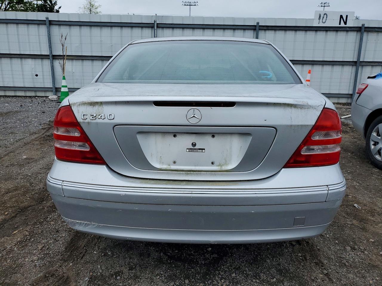 2004 Mercedes Benz C 240 Silver vin: WDBRF61J44E015303