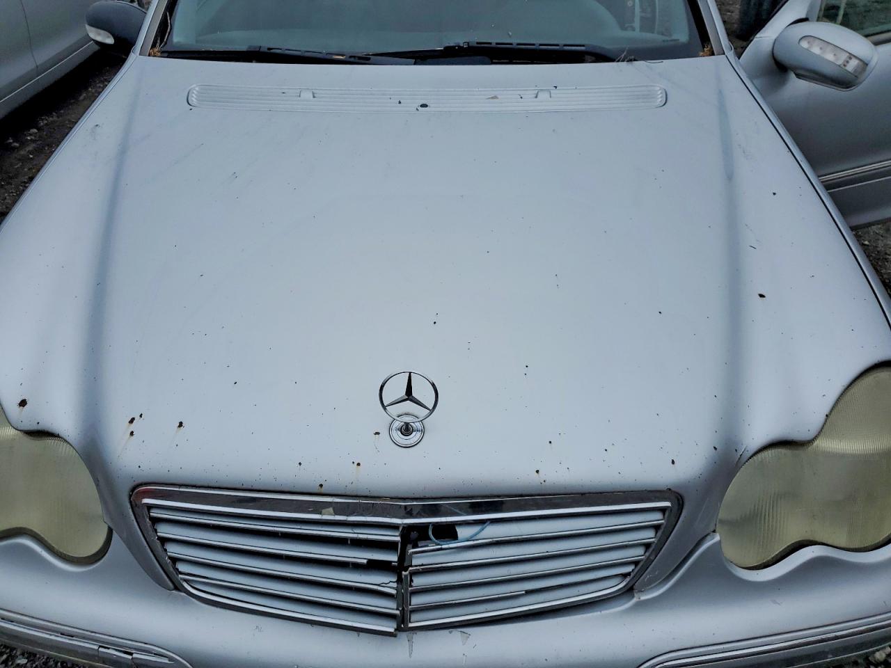 2004 Mercedes Benz C 240 Silver vin: WDBRF61J44E015303