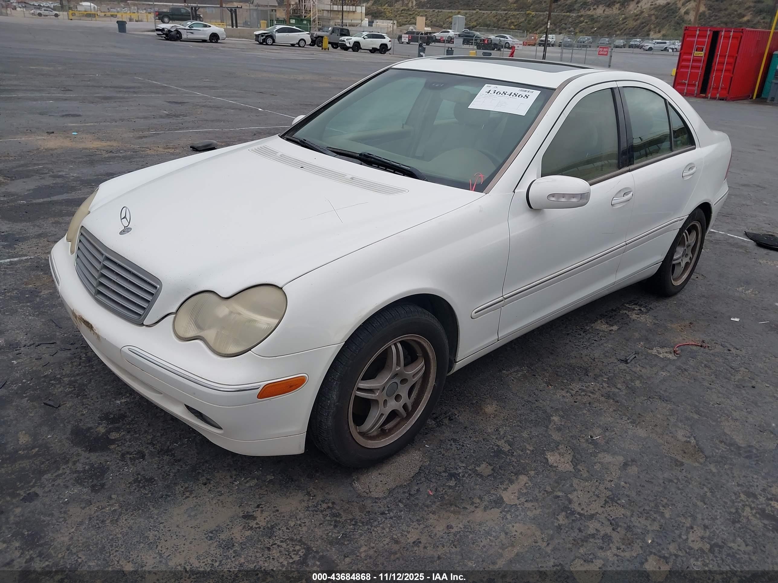 2004 Mercedes-benz C 240   Белый vin: WDBRF61J44F510319