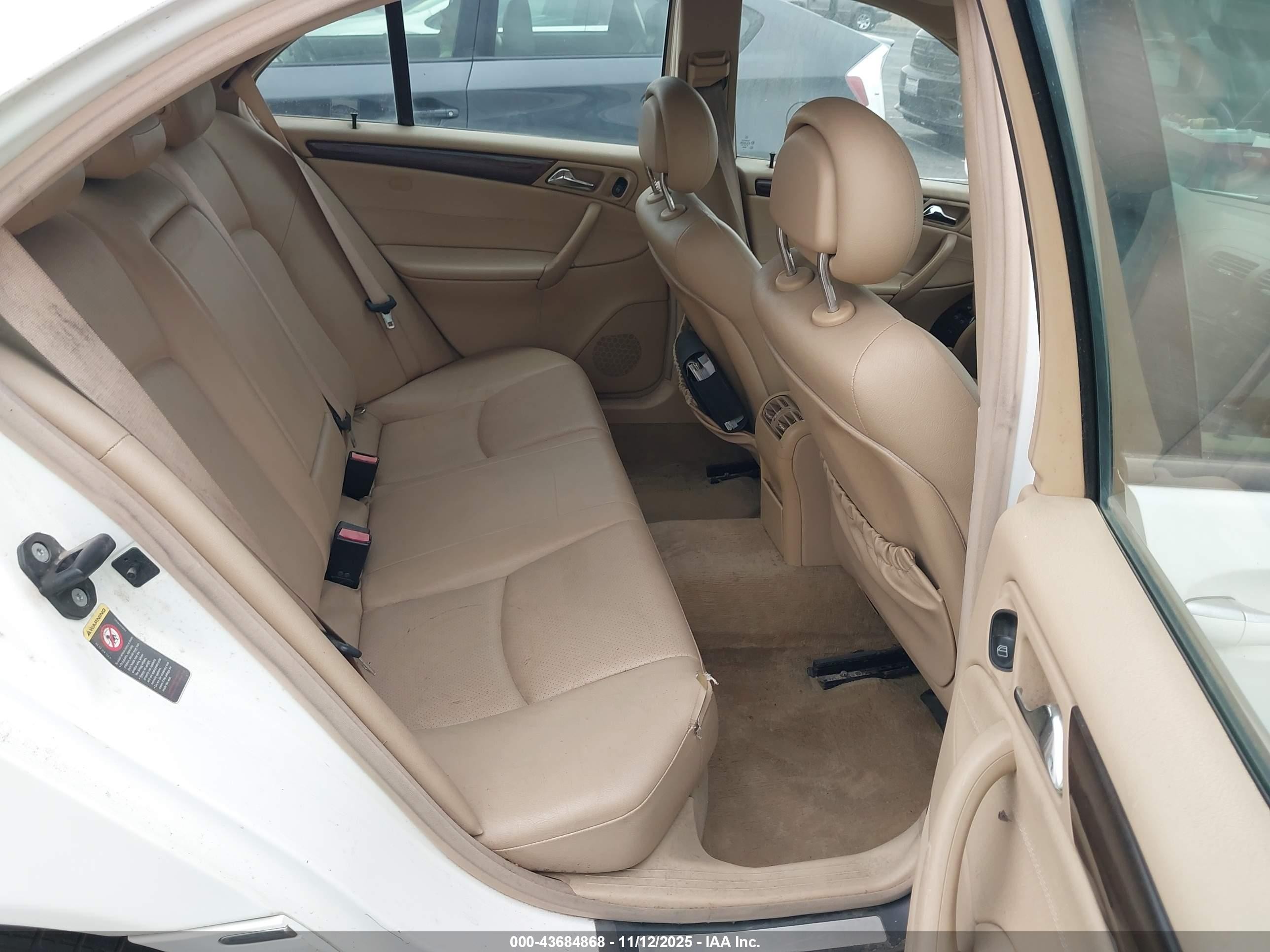 2004 Mercedes-benz C 240   Белый vin: WDBRF61J44F510319