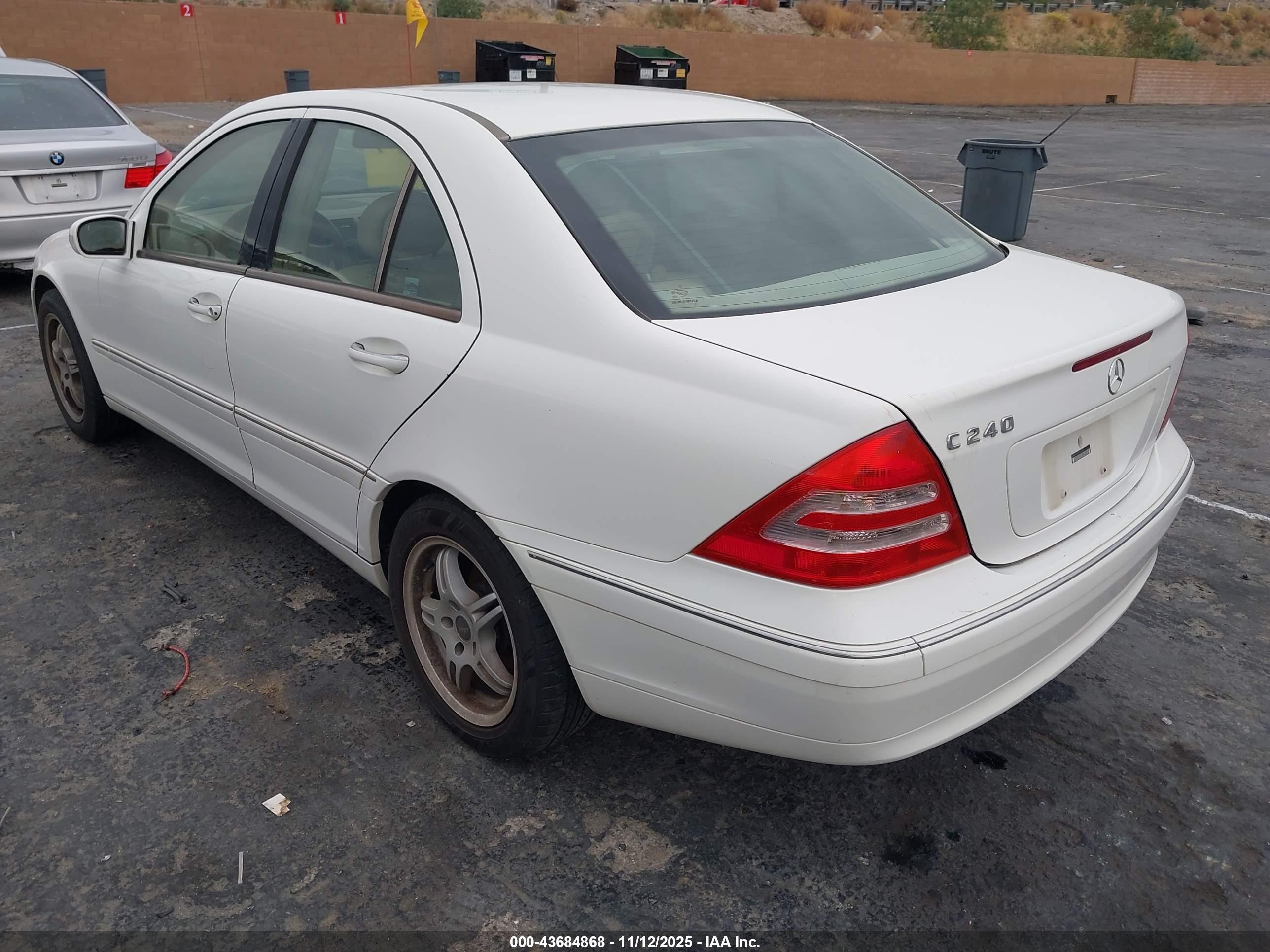 2004 Mercedes-benz C 240   Белый vin: WDBRF61J44F510319