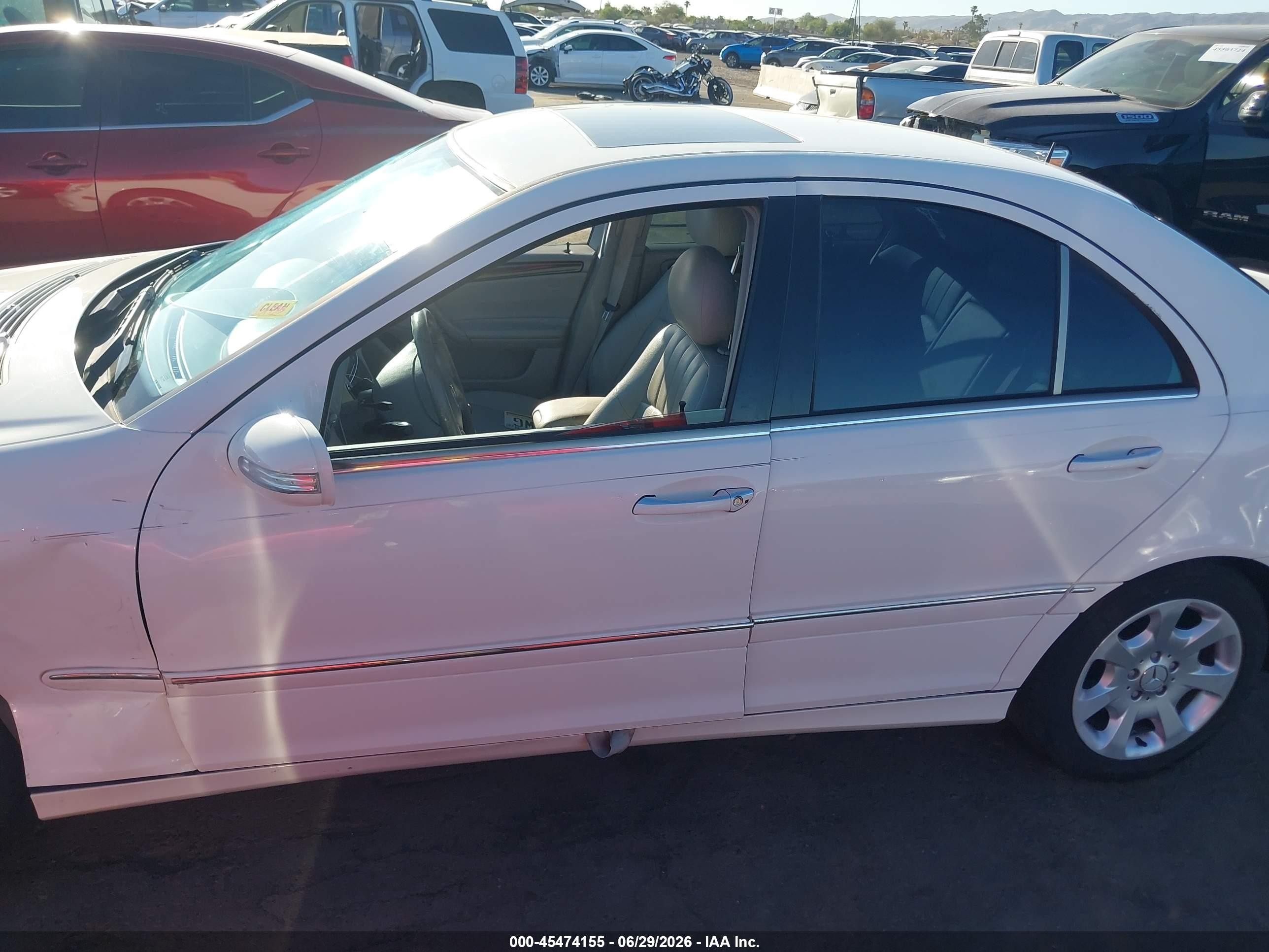 2005 Mercedes-benz C 240 Luxury White vin: WDBRF61J45F571252