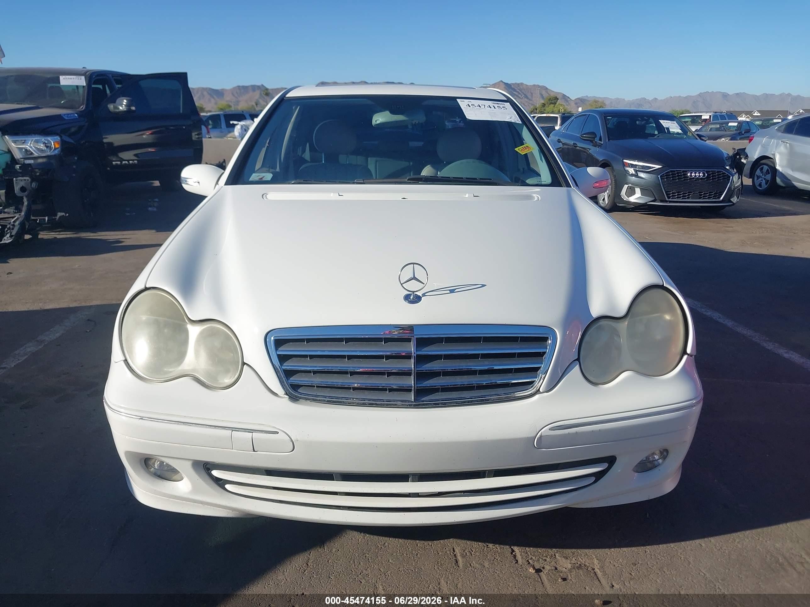 2005 Mercedes-benz C 240 Luxury White vin: WDBRF61J45F571252