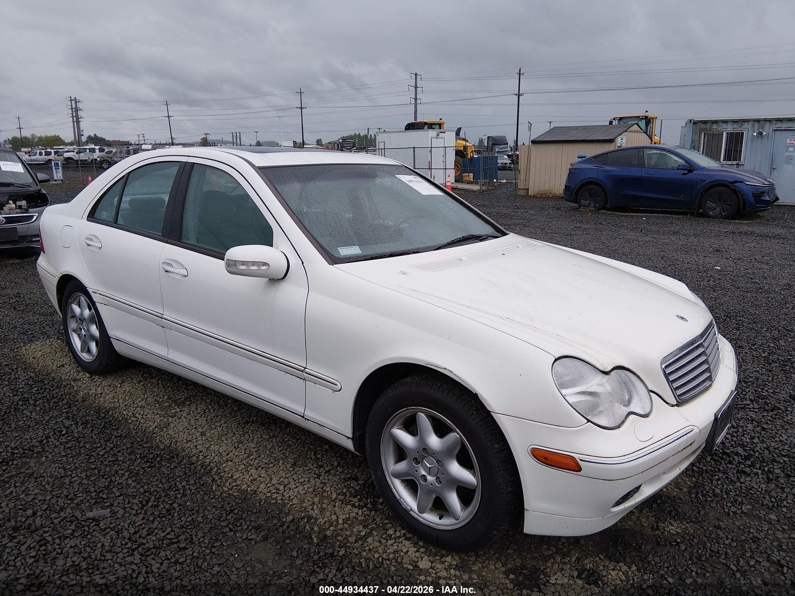2002 Mercedes-benz C 240 Белый vin: WDBRF61J52E008728