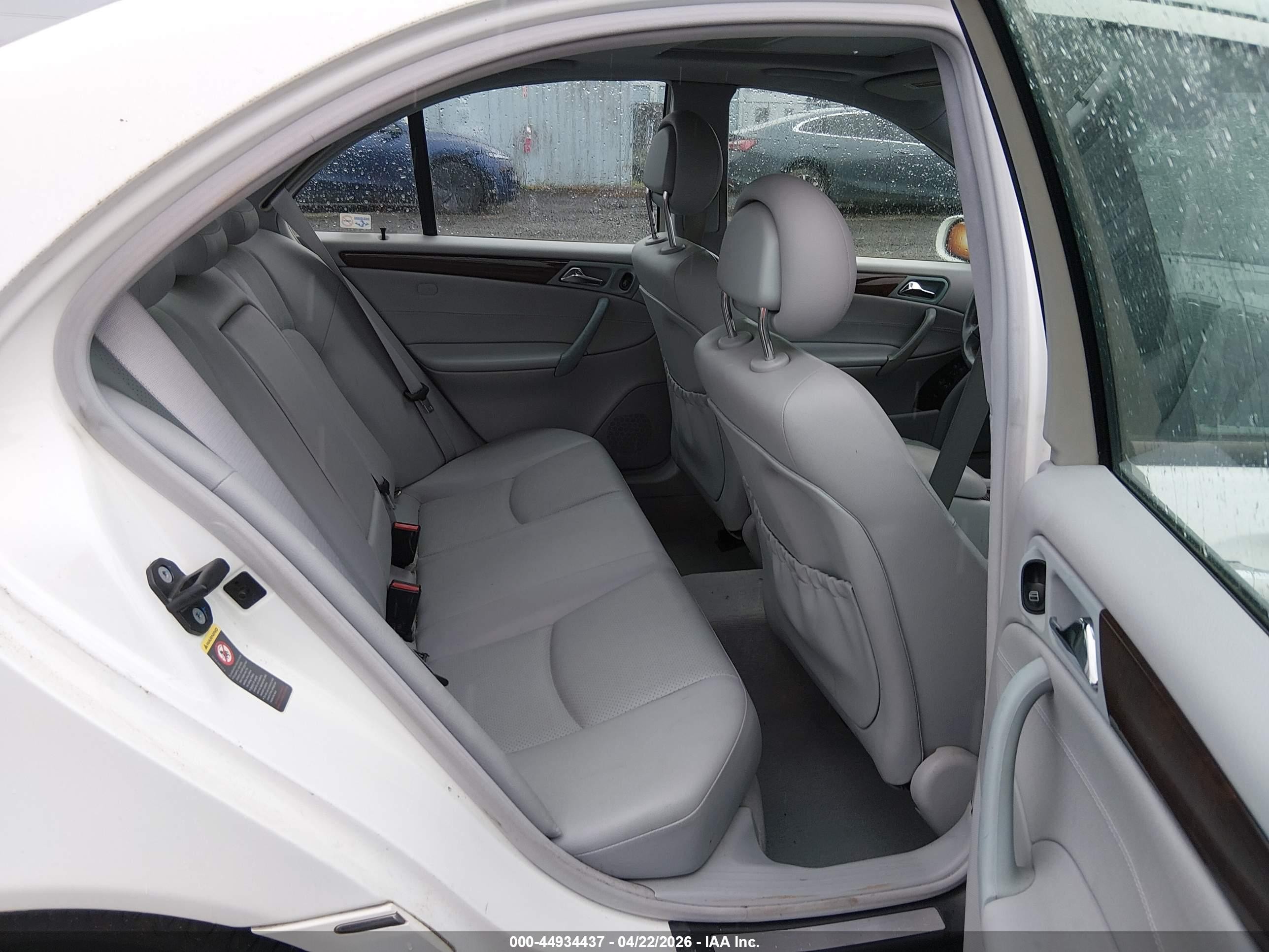 2002 Mercedes-benz C 240 Белый vin: WDBRF61J52E008728