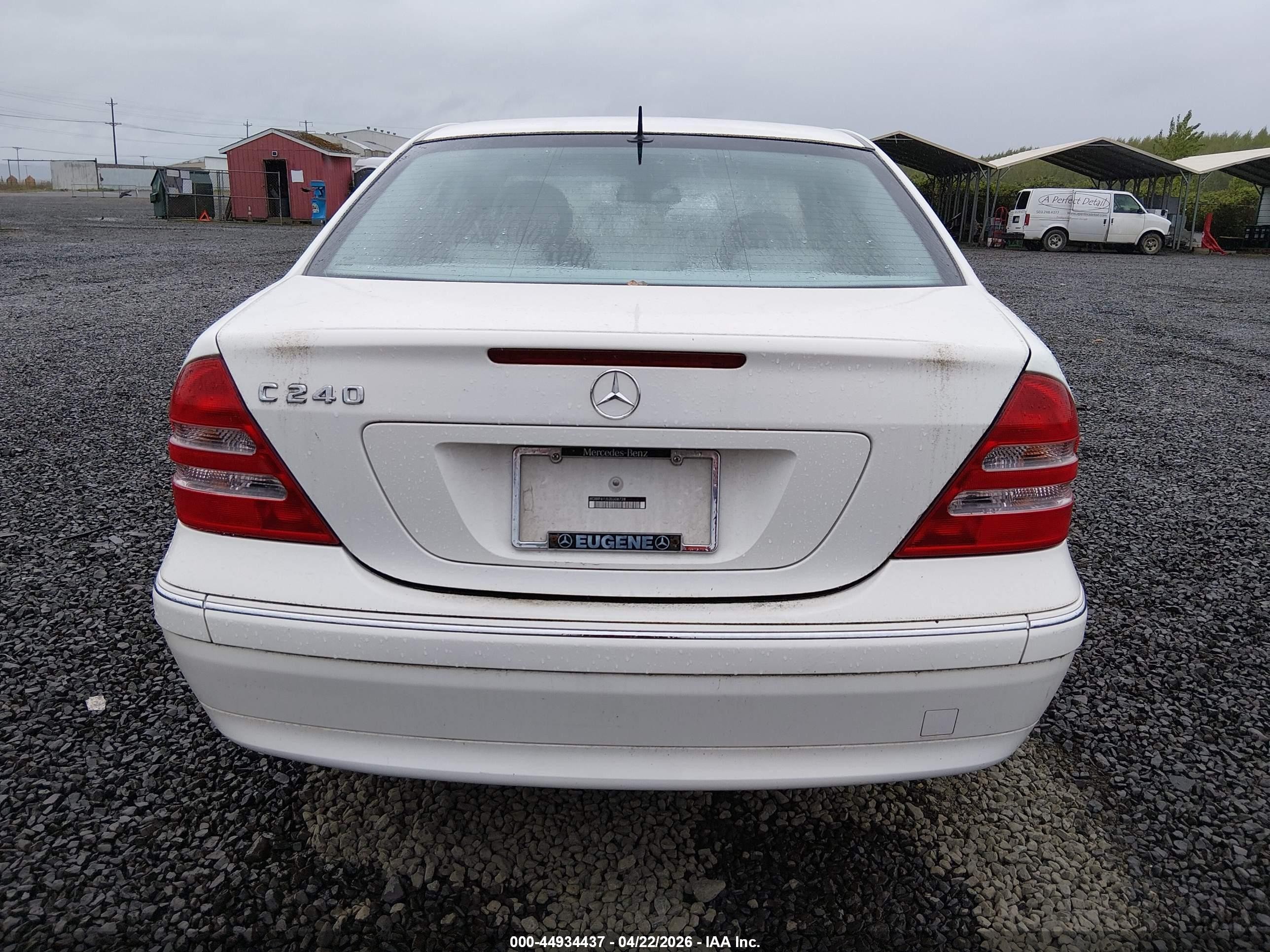 2002 Mercedes-benz C 240 Белый vin: WDBRF61J52E008728